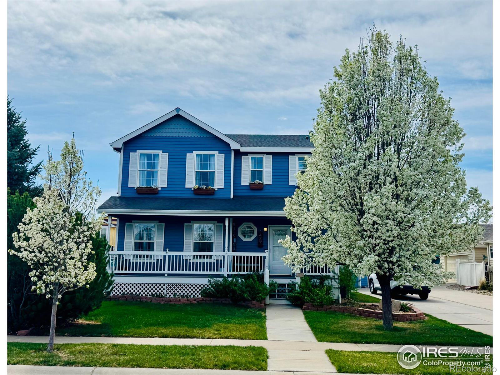 1429  Fairfield Avenue, windsor MLS: 4567891032881 Beds: 4 Baths: 4 Price: $570,000