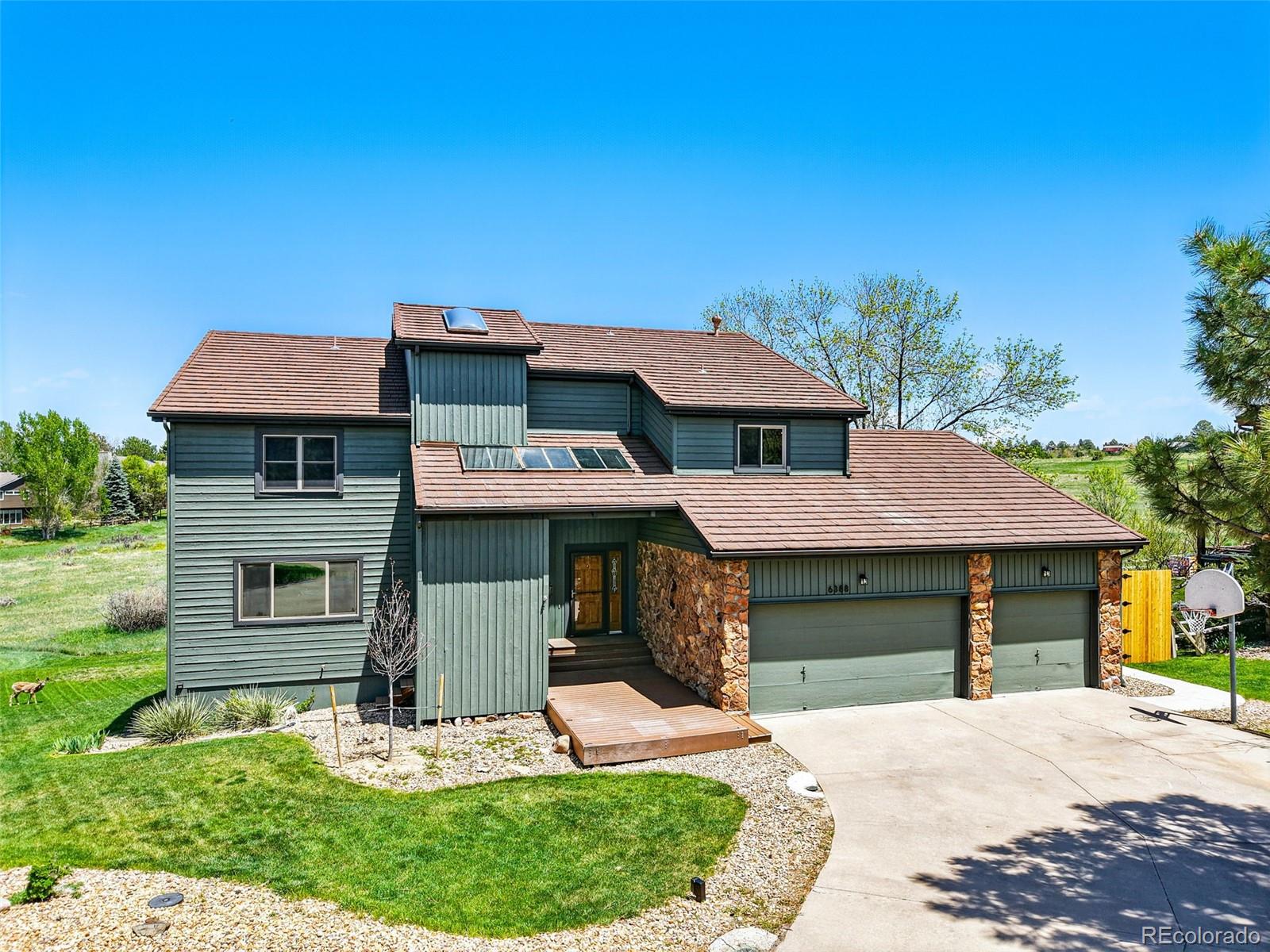 6388  Donner Circle, parker MLS: 5020602 Beds: 5 Baths: 4 Price: $925,000
