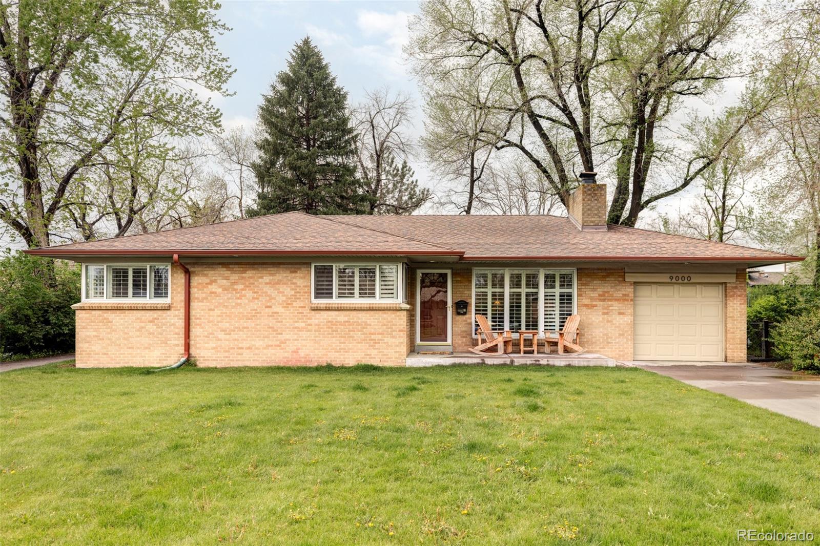 9000 W 4th Place, lakewood MLS: 9366678 Beds: 3 Baths: 3 Price: $600,000