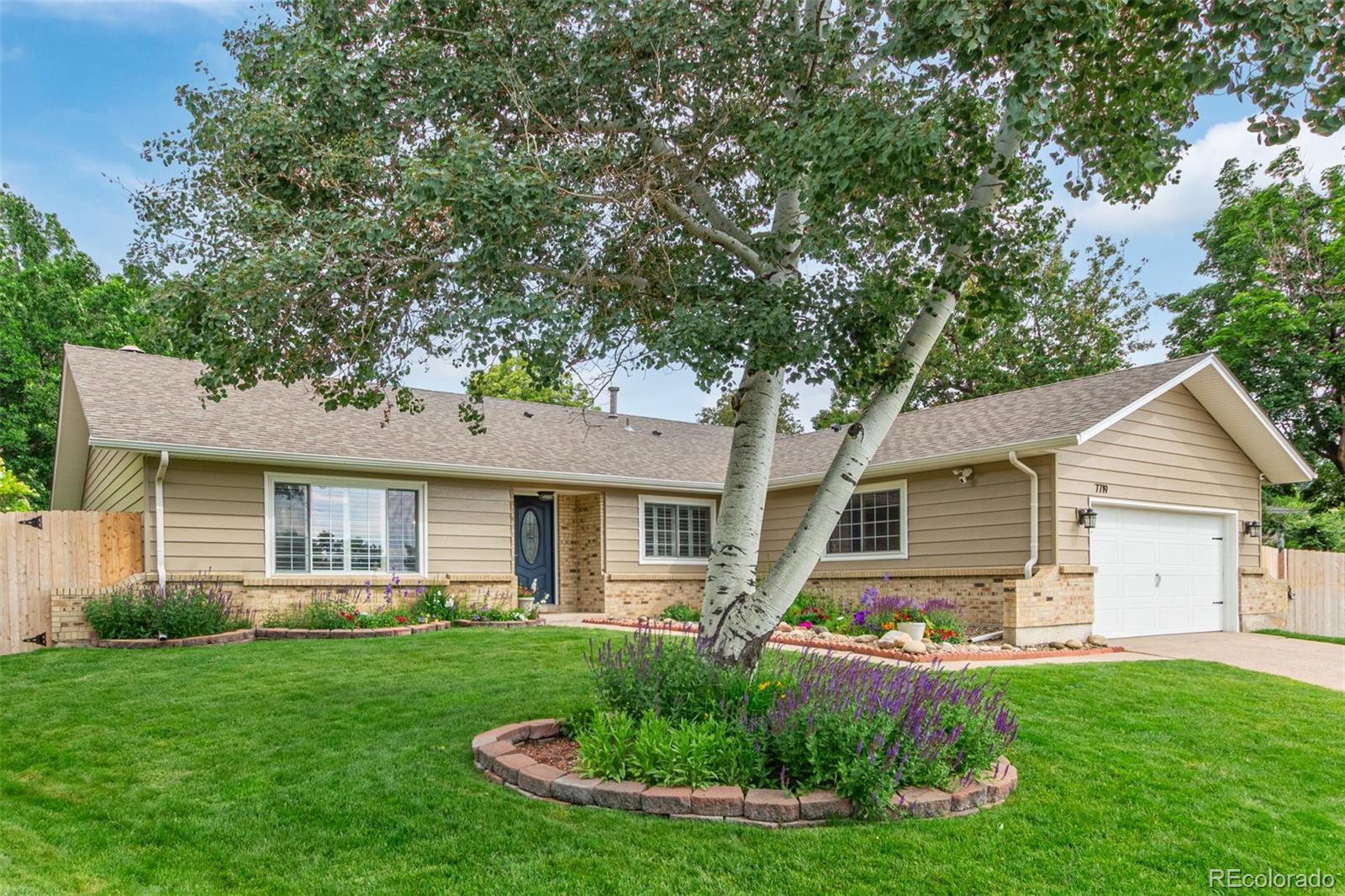7719 S Jackson Circle, centennial MLS: 9340597 Beds: 4 Baths: 3 Price: $875,000