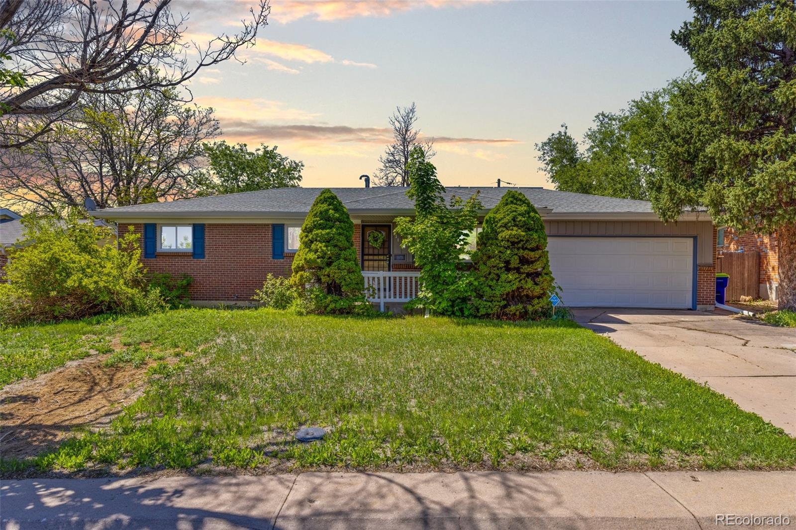 430 S Potomac Circle, aurora MLS: 5214475 Beds: 5 Baths: 3 Price: $400,000