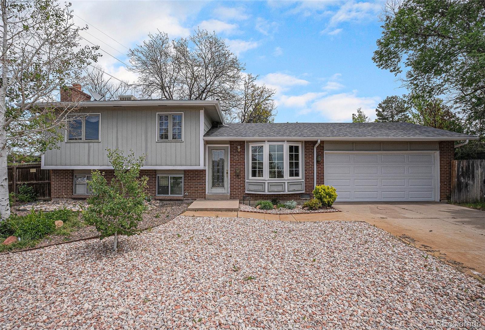 1947 S Ouray Street, aurora MLS: 1660079 Beds: 2 Baths: 2 Price: $350,000
