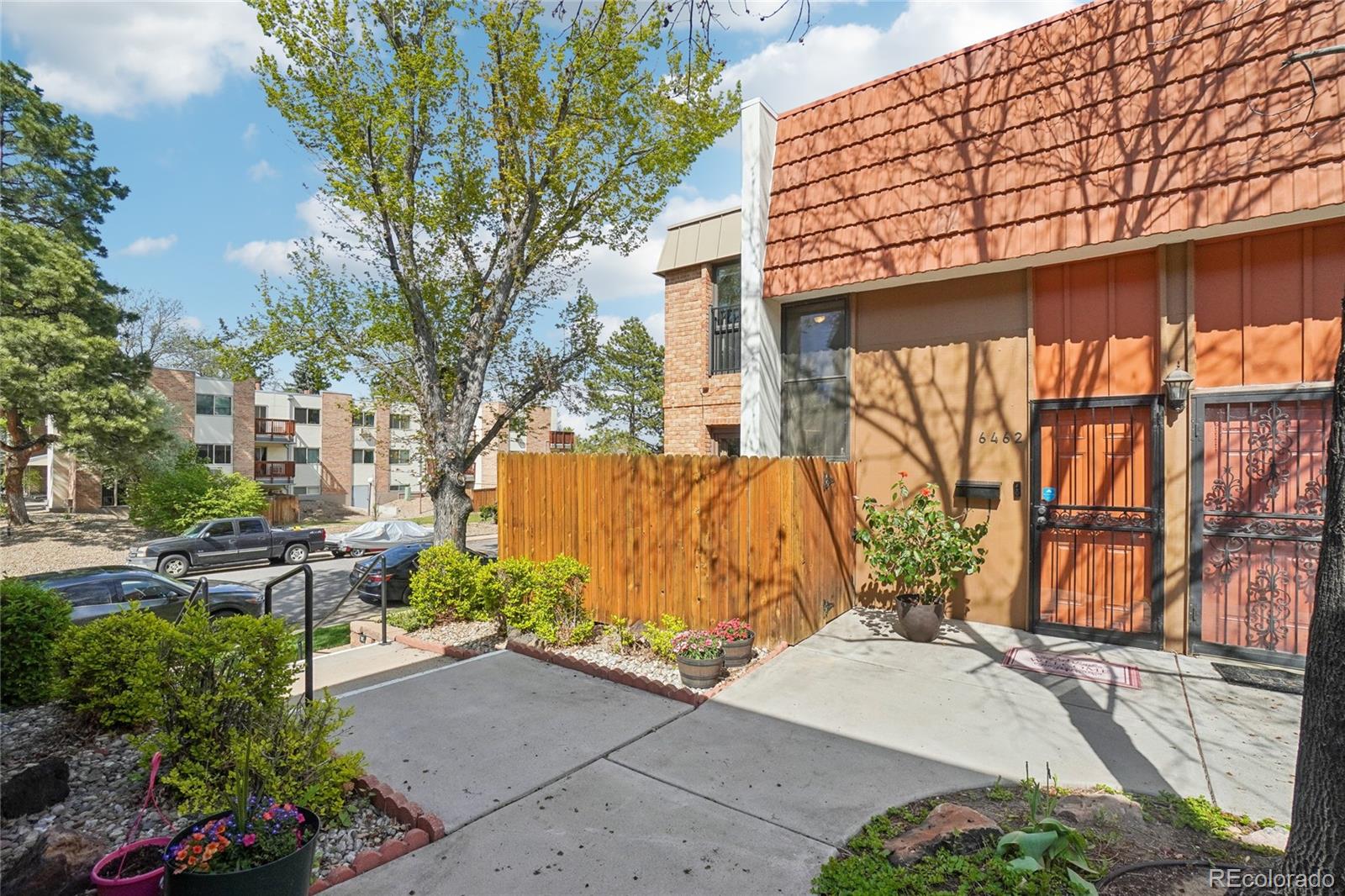 6462 E Bates Avenue, denver MLS: 2854749 Beds: 3 Baths: 3 Price: $399,000