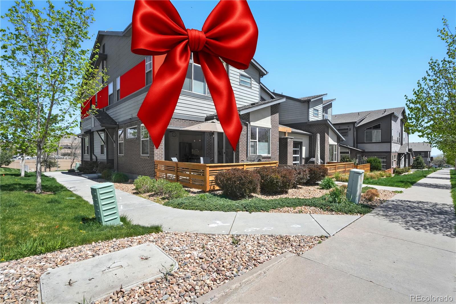 12497 W Virginia Avenue, lakewood MLS: 3805414 Beds: 2 Baths: 3 Price: $650,000