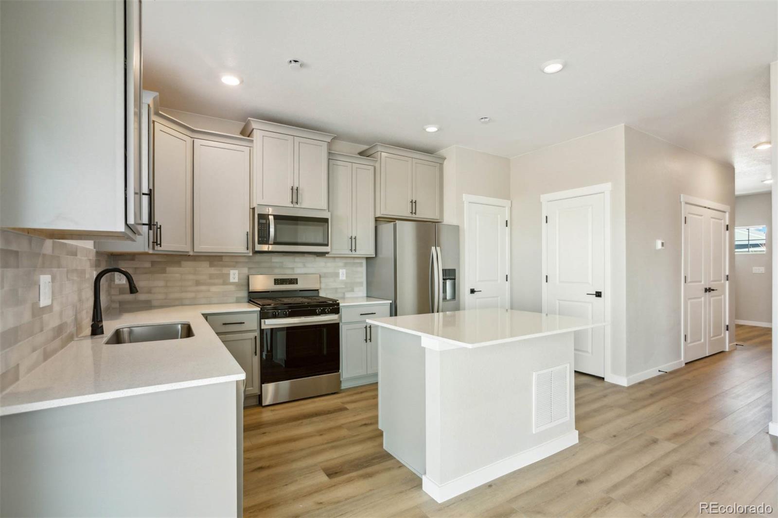 17881  East 94th Avenue, commerce city&nbsp; House Search MLS Picture