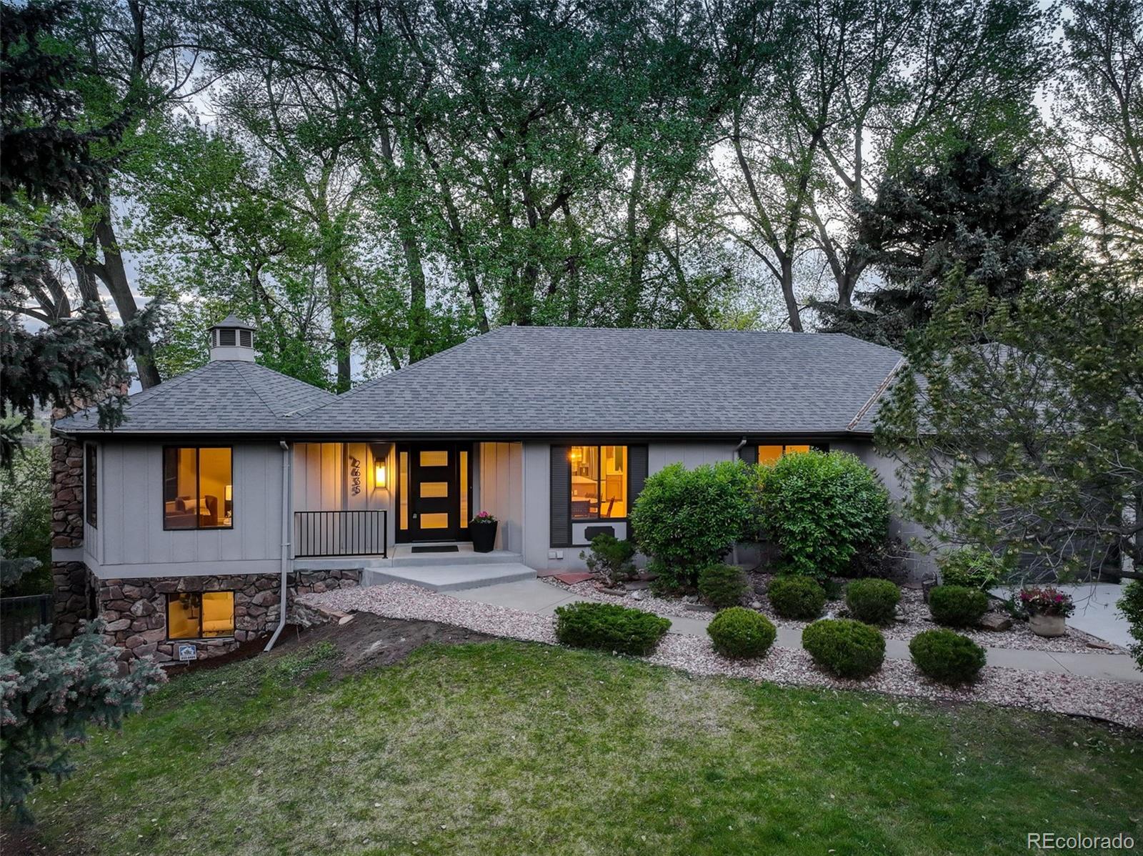 2635 S Lamar Way, lakewood MLS: 8201574 Beds: 5 Baths: 3 Price: $1,015,000