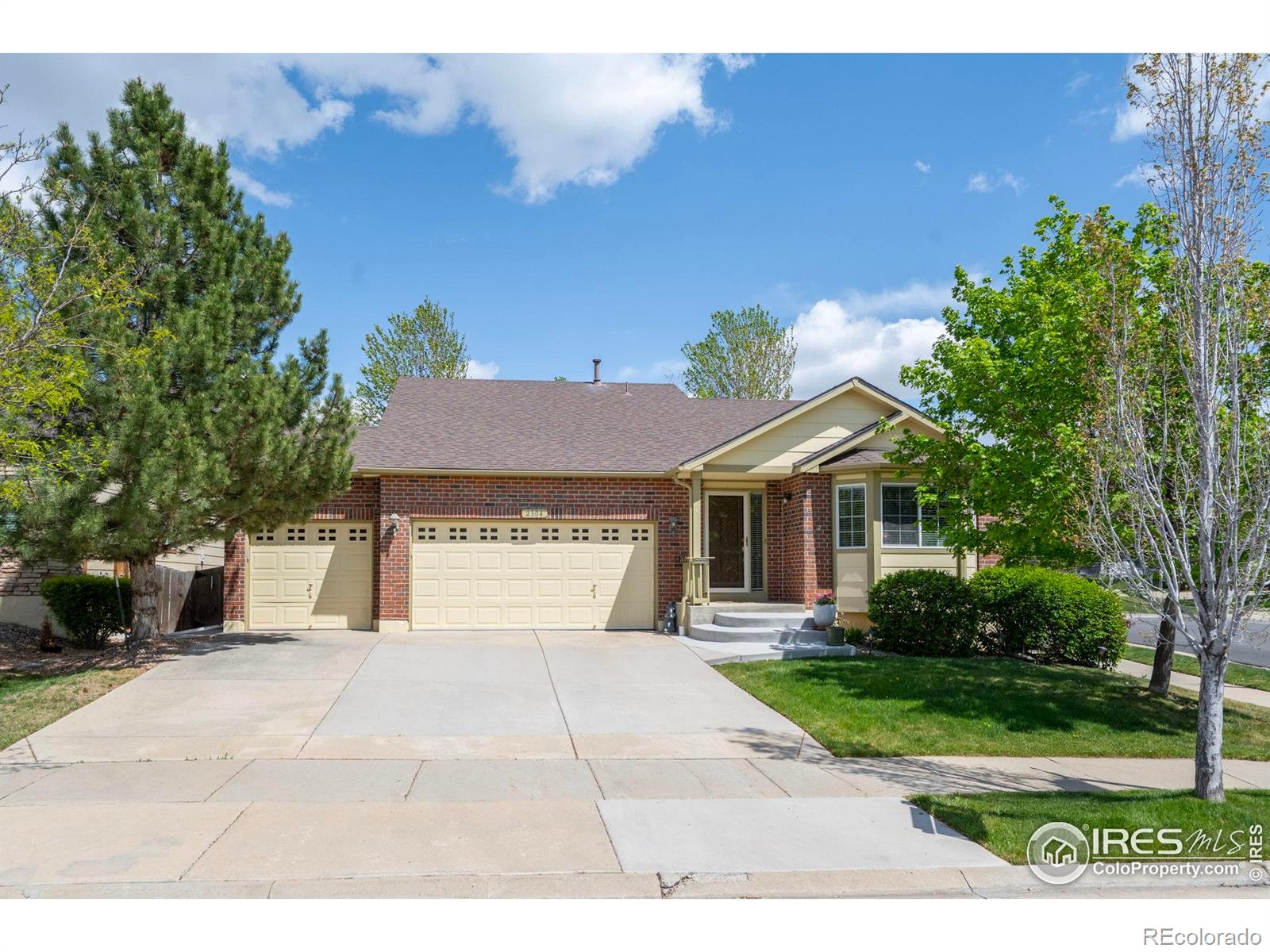 2304  Dogwood Drive, erie MLS: 4567891033119 Beds: 4 Baths: 3 Price: $665,000