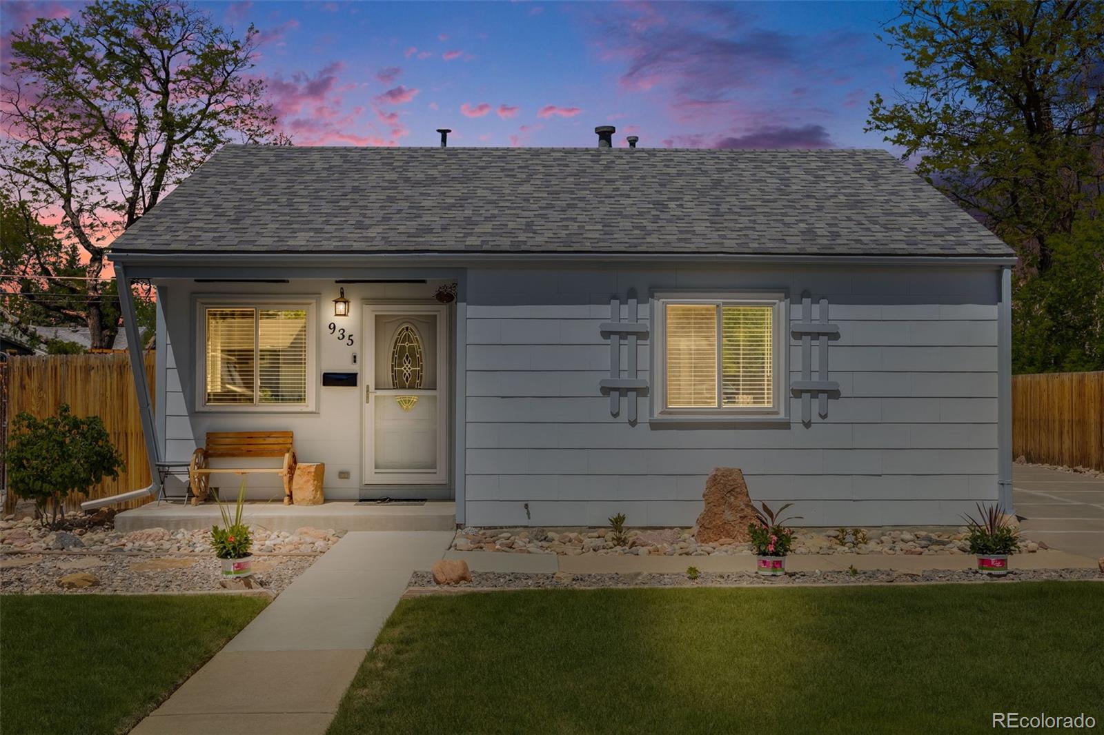 935  Newark Street, aurora MLS: 7031128 Beds: 3 Baths: 1 Price: $445,000