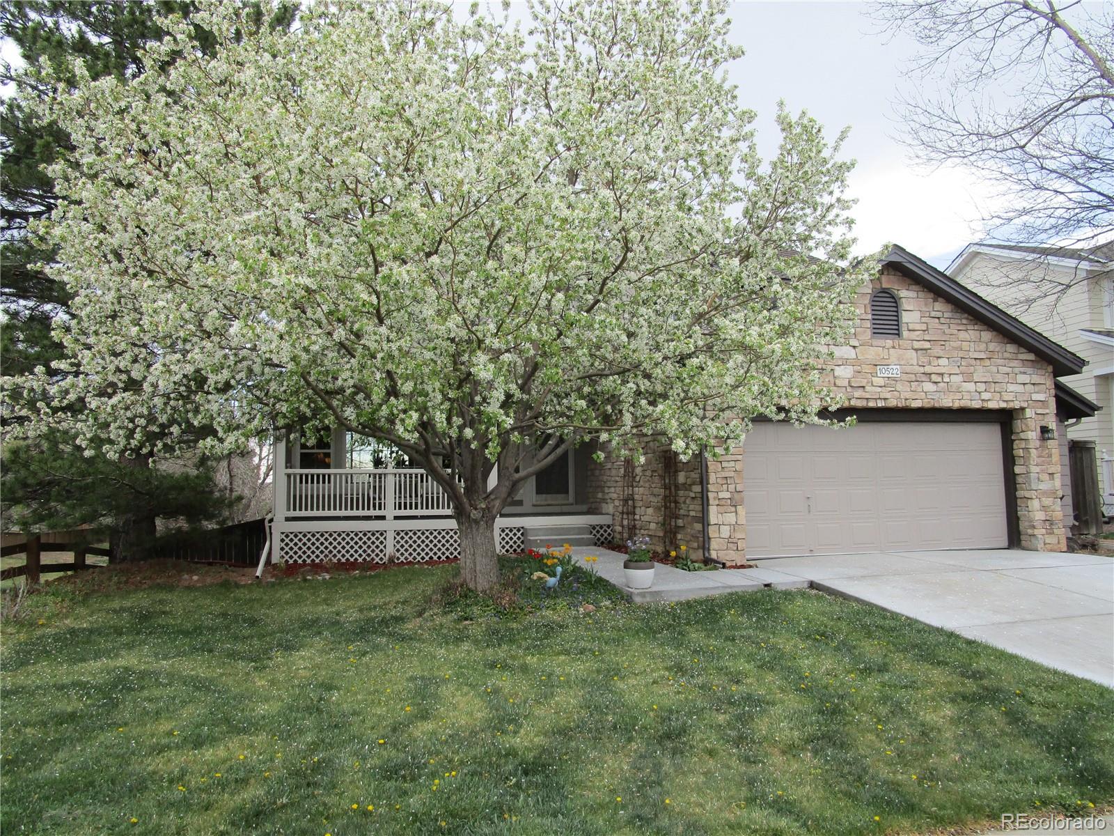 10522  Stoneflower Drive, parker MLS: 4219631 Beds: 5 Baths: 4 Price: $719,900