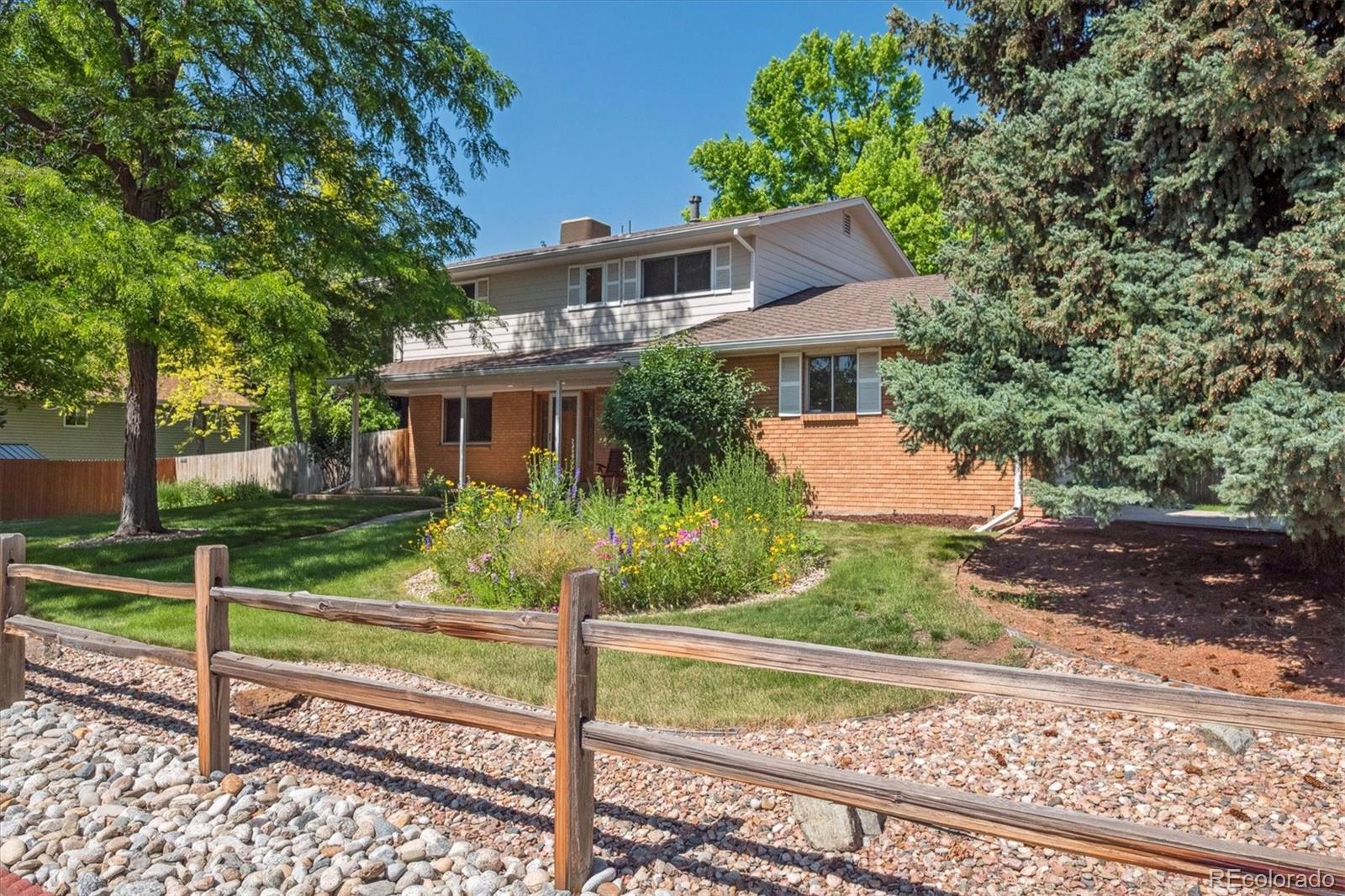 7351 S Sheridan Court, littleton MLS: 1549764 Beds: 5 Baths: 4 Price: $785,000