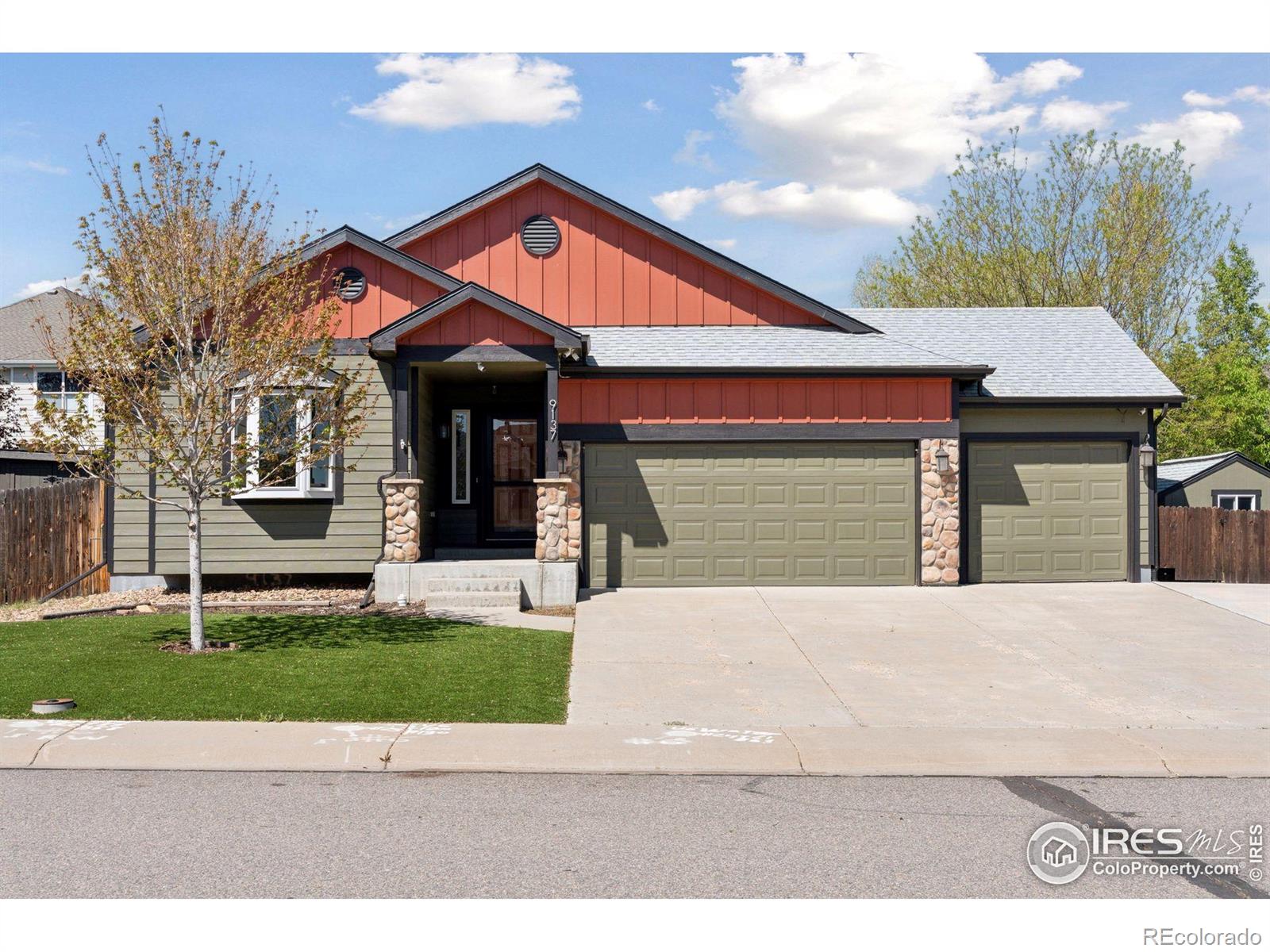 9137  Harlequin Circle, longmont MLS: 4567891033200 Beds: 5 Baths: 3 Price: $644,000
