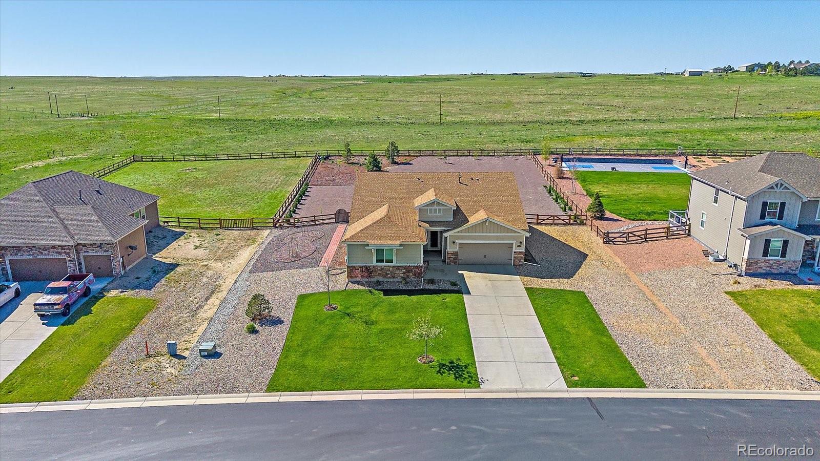 42073  Colonial Trail, elizabeth MLS: 4418488 Beds: 4 Baths: 2 Price: $715,000