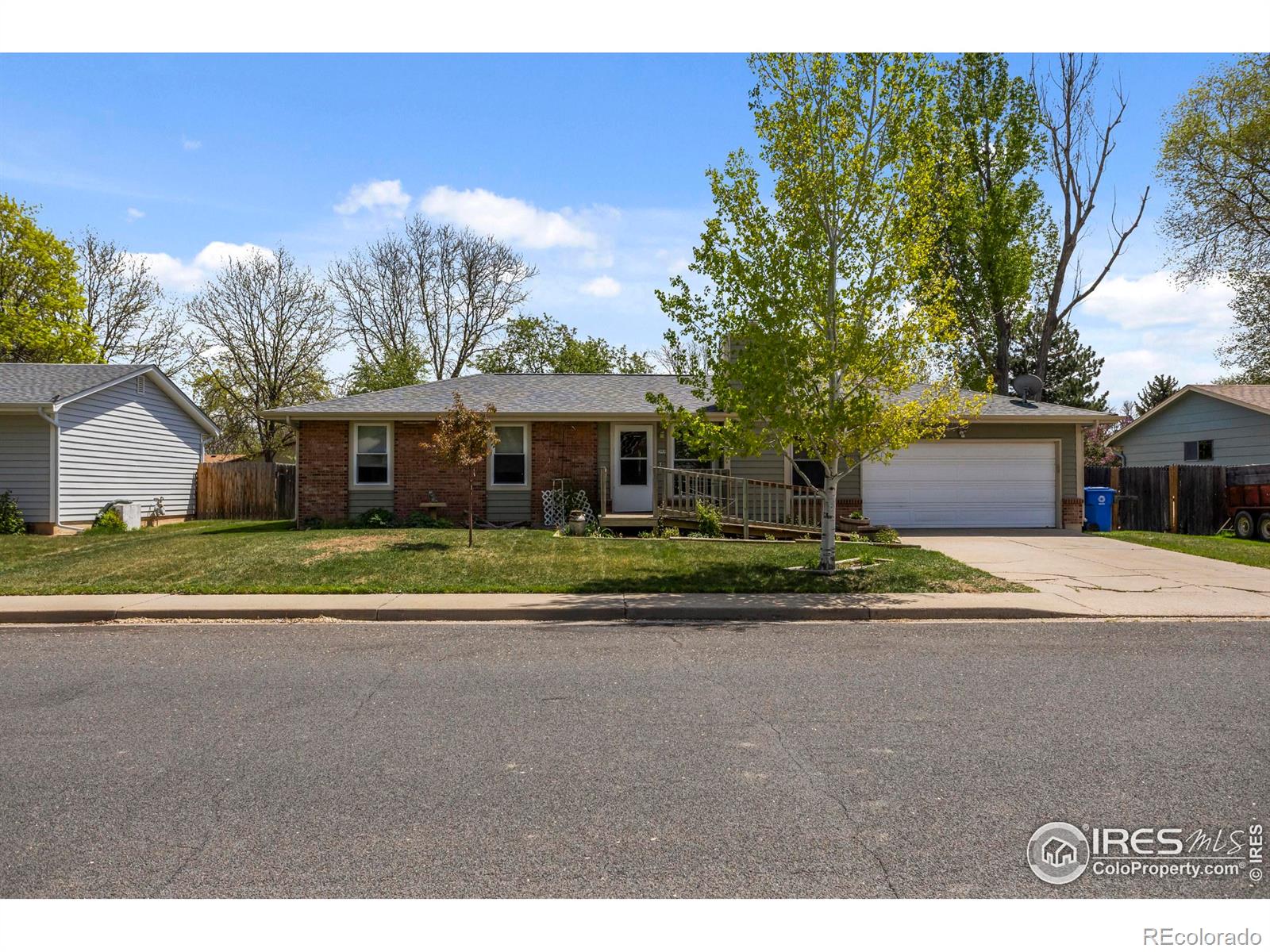 4020  Cottonwood Drive, loveland MLS: 4567891033279 Beds: 4 Baths: 3 Price: $450,000