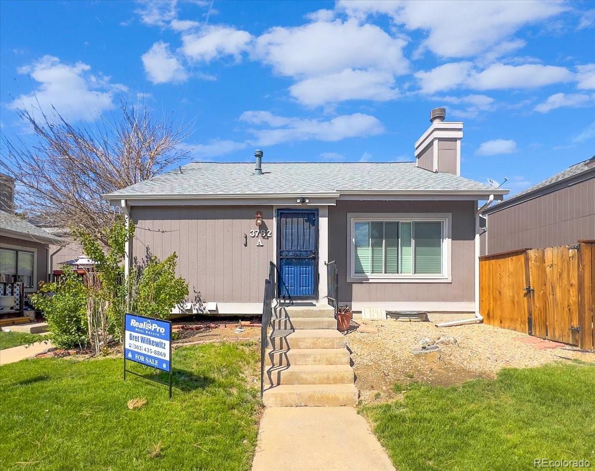 3782 S Genoa Circle, aurora MLS: 8466978 Beds: 4 Baths: 2 Price: $389,000