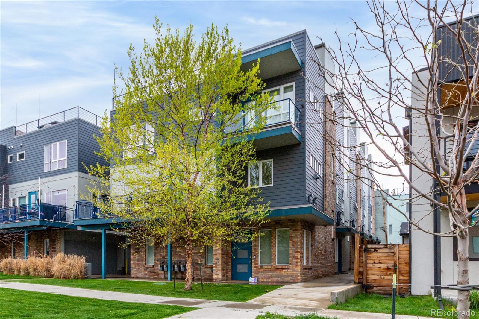 1941  Hooker Street, denver MLS: 8612619 Beds: 2 Baths: 4 Price: $740,000