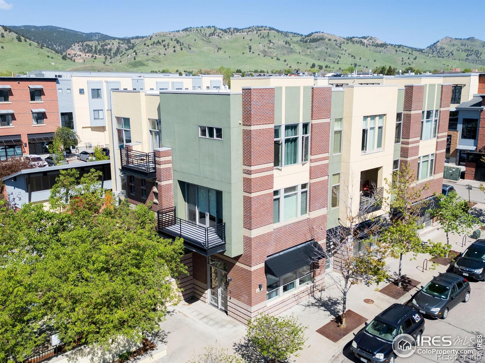 4585  13th Street, boulder MLS: 4567891033455 Beds: 3 Baths: 3 Price: $875,000