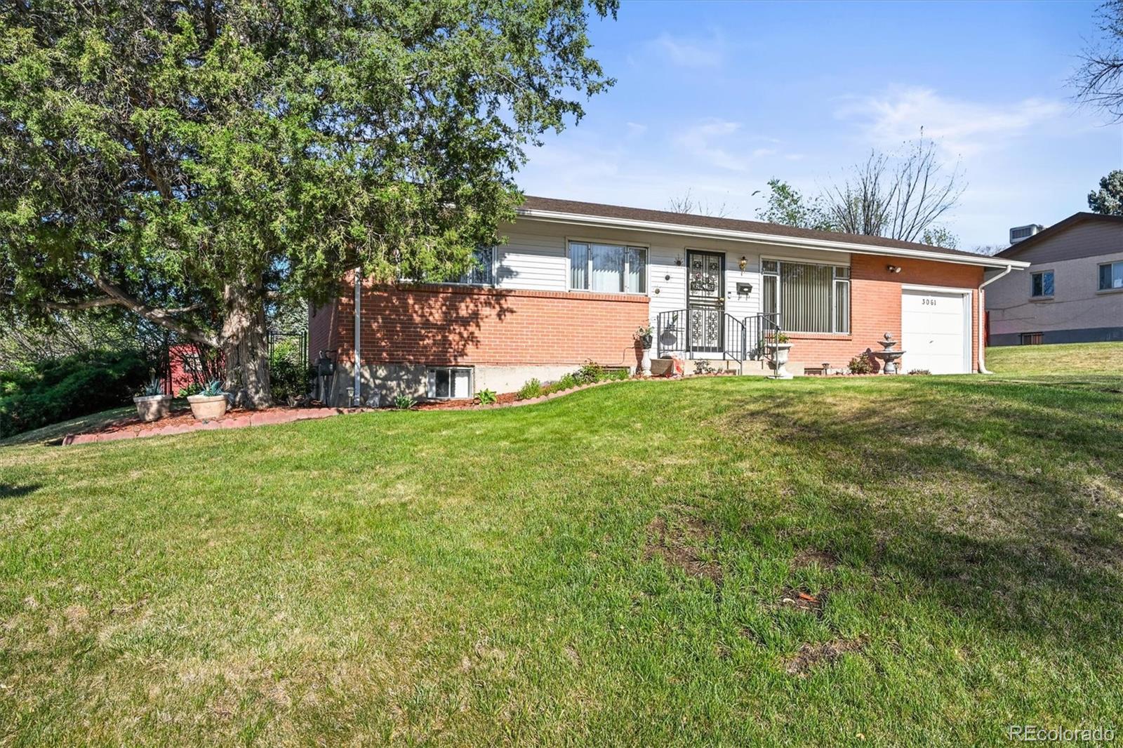 3061 S Mabry Court, denver MLS: 7635891 Beds: 5 Baths: 2 Price: $585,000