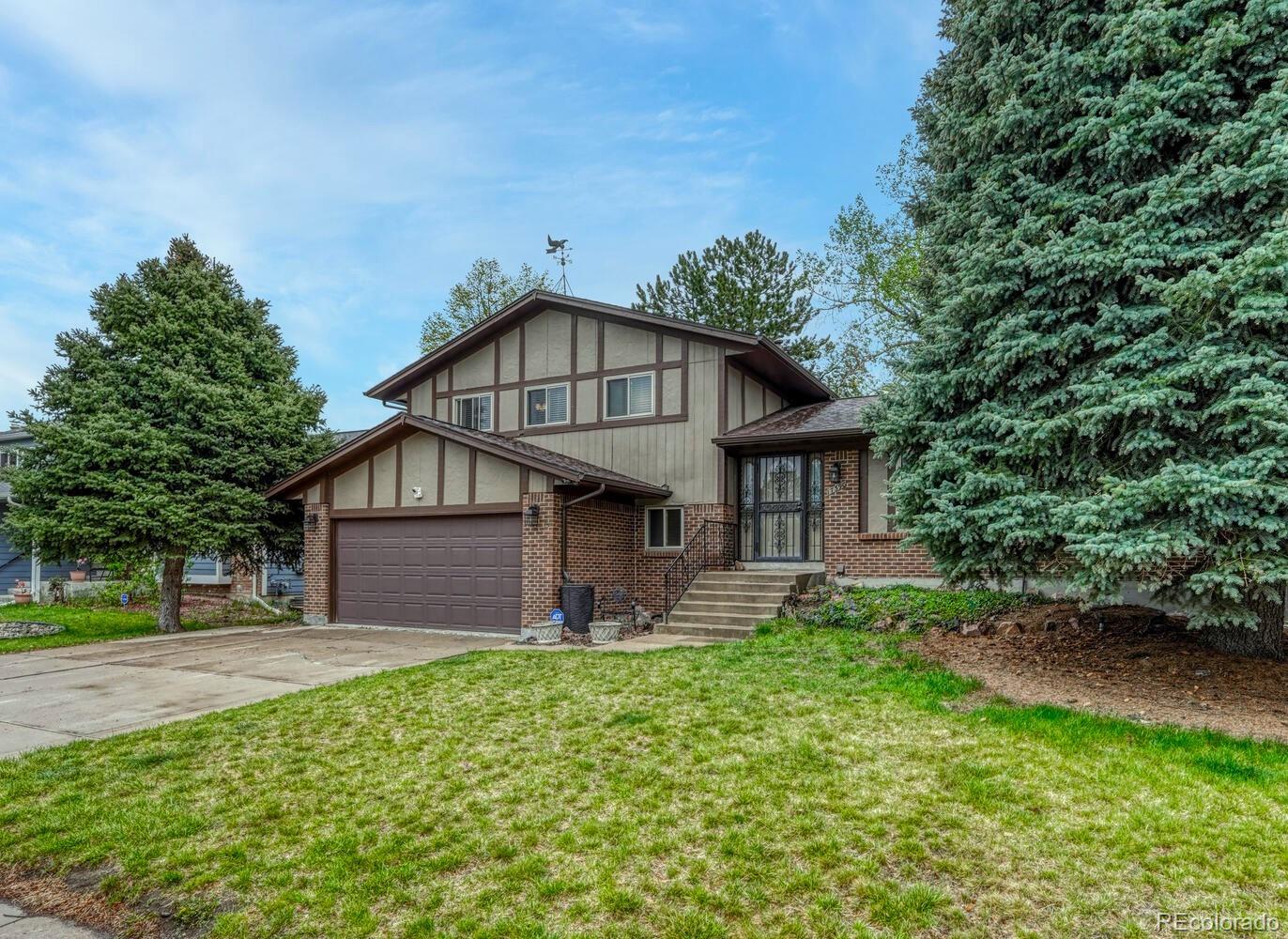 17390 E Greenwood Circle, aurora MLS: 5563661 Beds: 3 Baths: 3 Price: $509,000