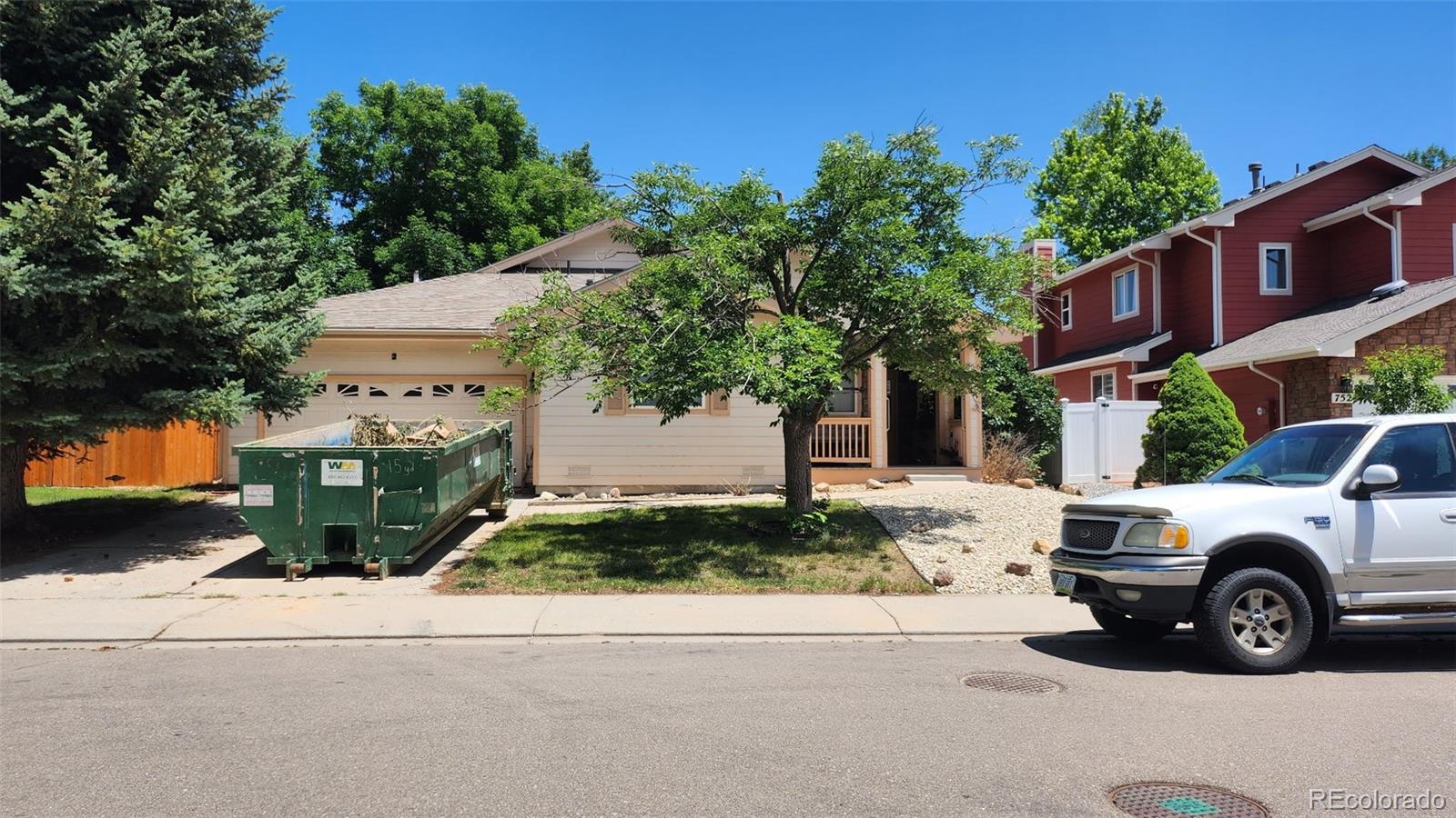 756  Brookside Drive, longmont MLS: 2471019 Beds: 6 Baths: 3 Price: $675,000