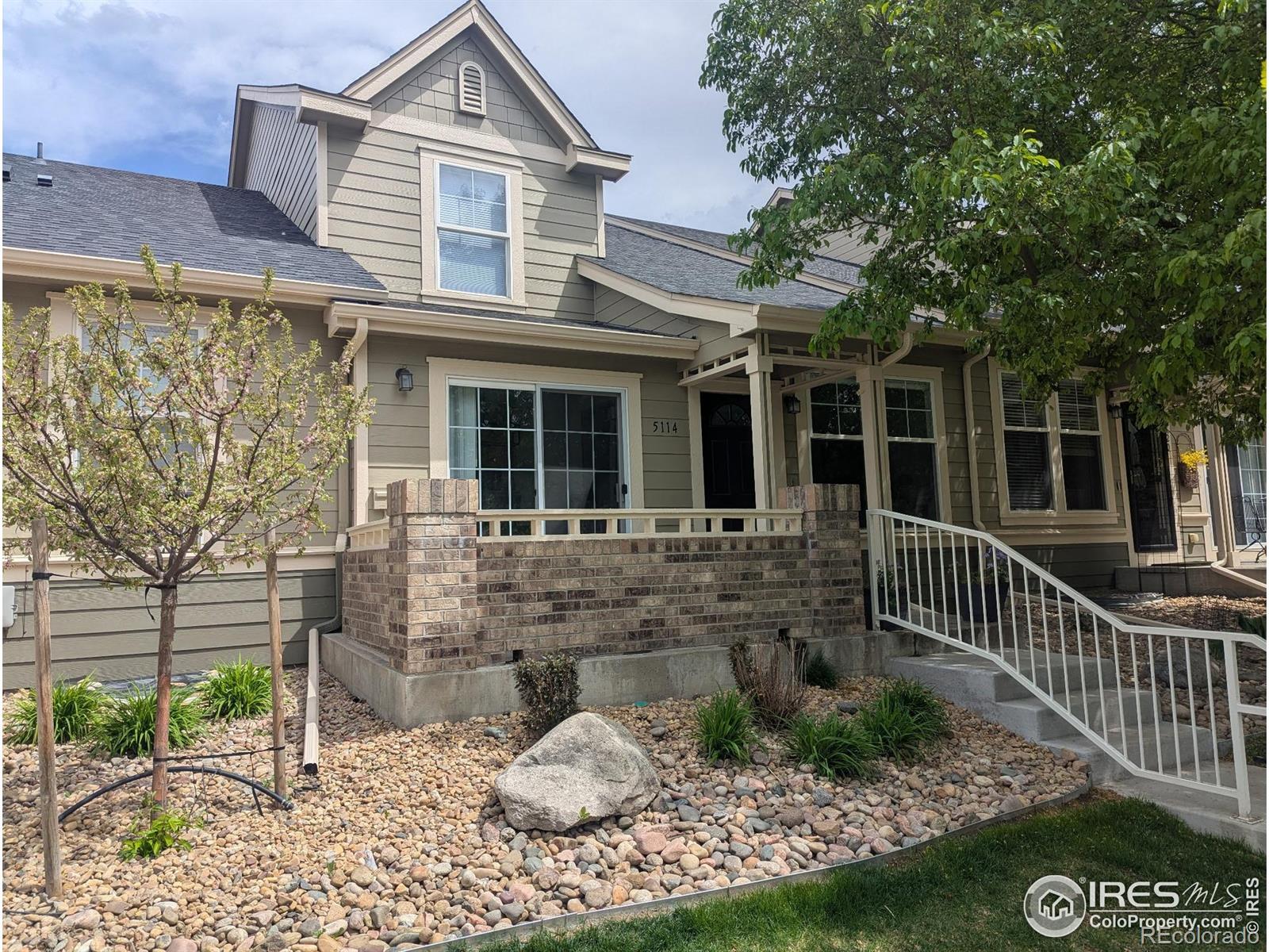 5114  Country Squire Way, fort collins MLS: 4567891033690 Beds: 3 Baths: 4 Price: $475,000
