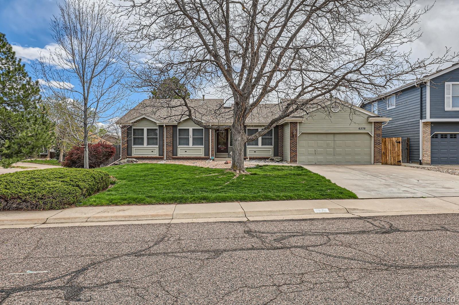 6376 S Pierson Street, littleton MLS: 6922750 Beds: 3 Baths: 2 Price: $739,000