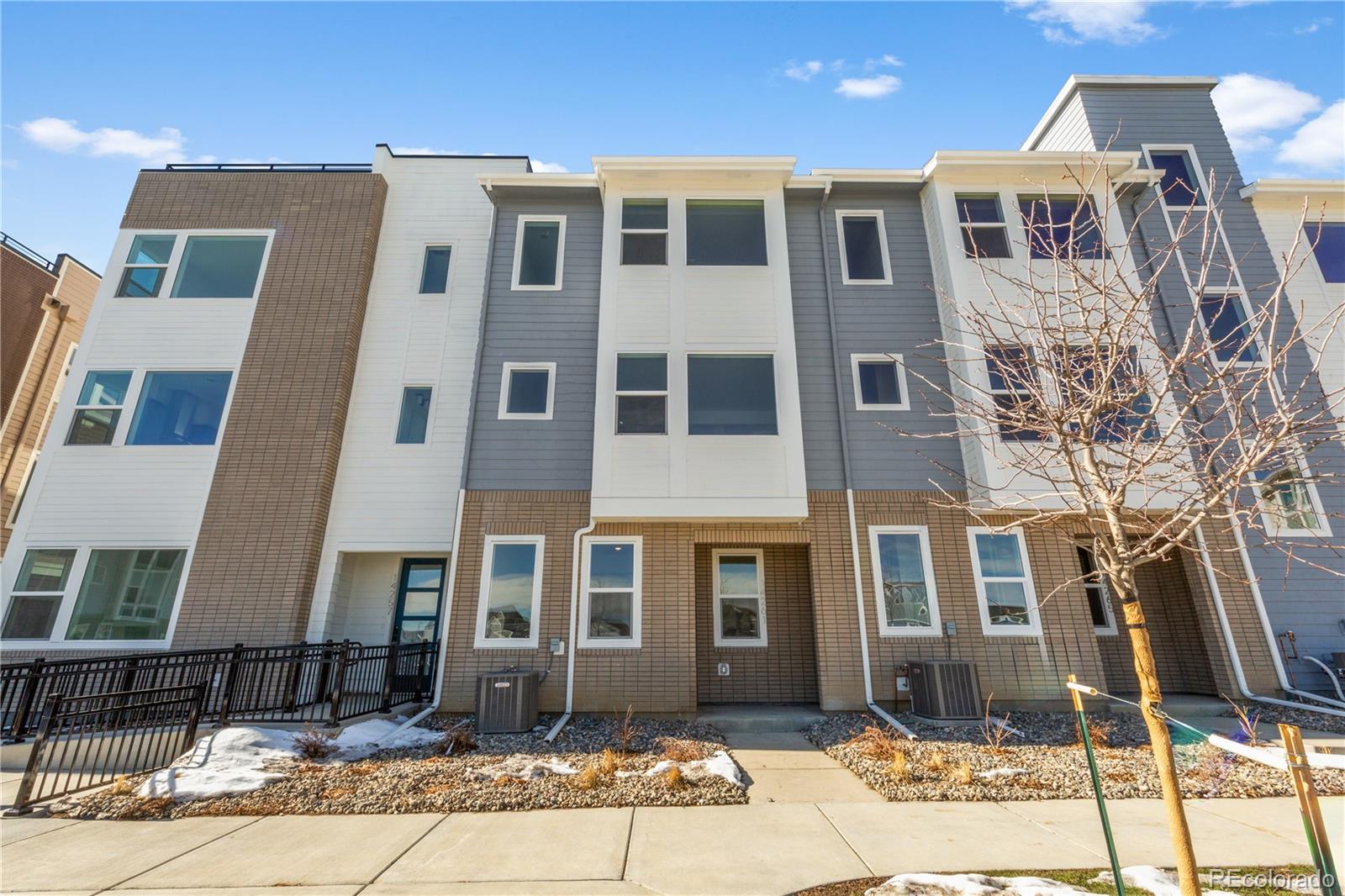 14261  Currant Street , Broomfield  MLS: 8475831 Beds: 2 Baths: 4 Price: $741,268