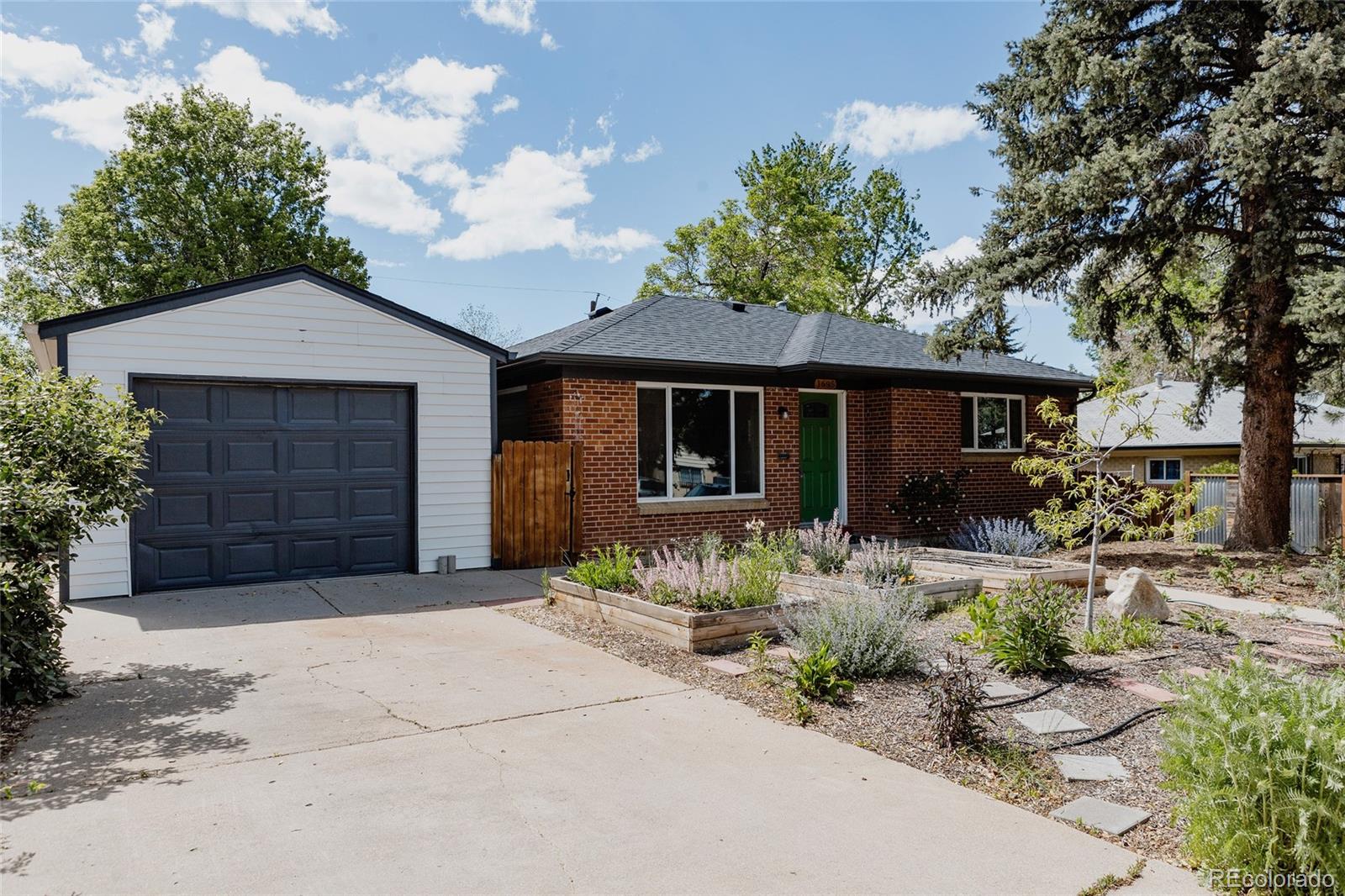 1695 S Beach Court, denver MLS: 8472512 Beds: 3 Baths: 2 Price: $499,900