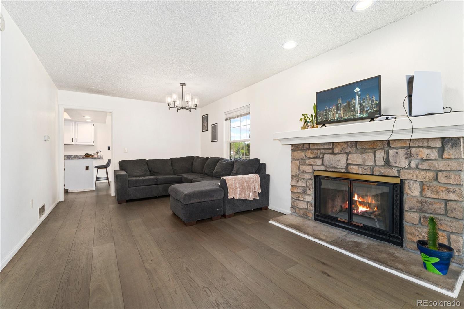 1370 S Idalia Street, aurora MLS: 9987480 Beds: 3 Baths: 3 Price: $410,000