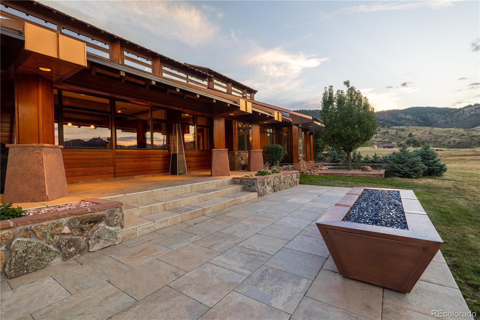 golden  Mansions Search Picture