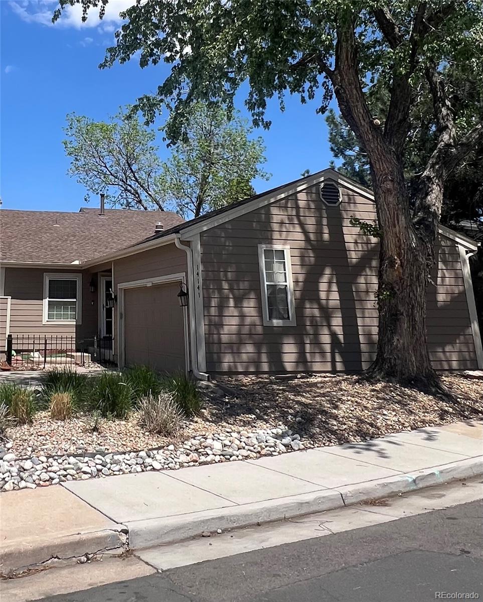 14141 E Baltic Place, aurora MLS: 3311613 Beds: 4 Baths: 3 Price: $458,000