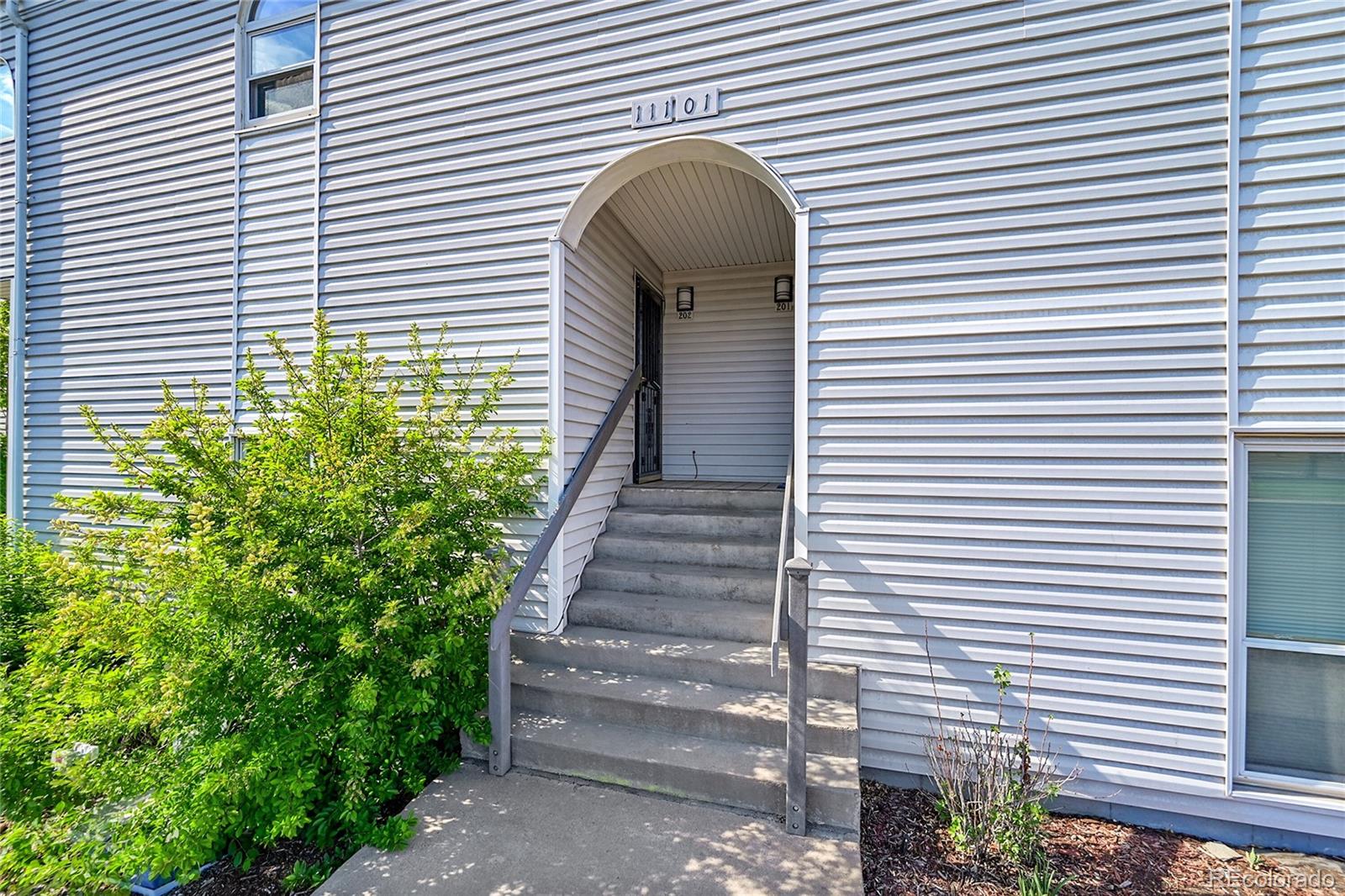 11101 E Alameda Avenue 202, Aurora  MLS: 8616662 Beds: 2 Baths: 2 Price: $313,000