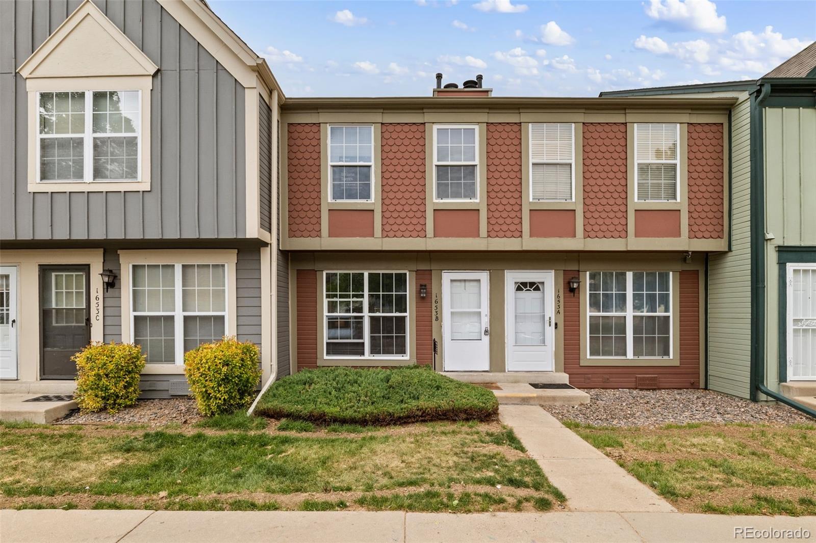 1653 S Blackhawk Way, aurora MLS: 1792473 Beds: 2 Baths: 2 Price: $284,995