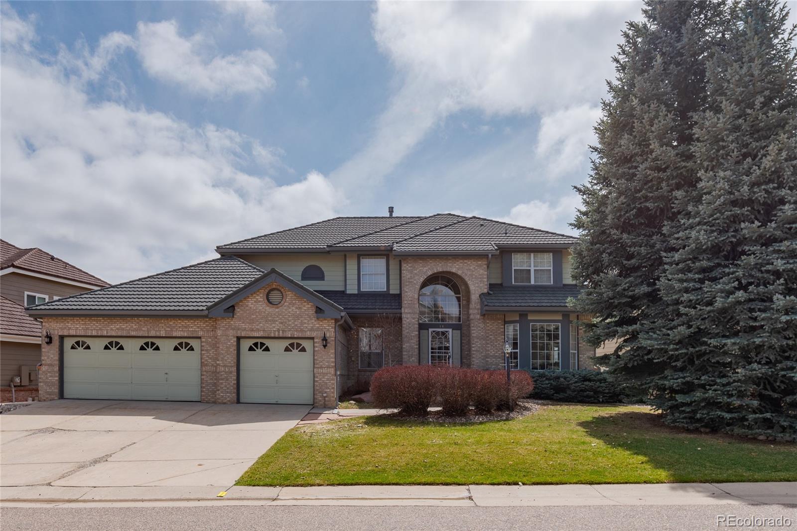 116  Willowleaf Drive, littleton MLS: 3881096 Beds: 4 Baths: 3 Price: $1,200,000