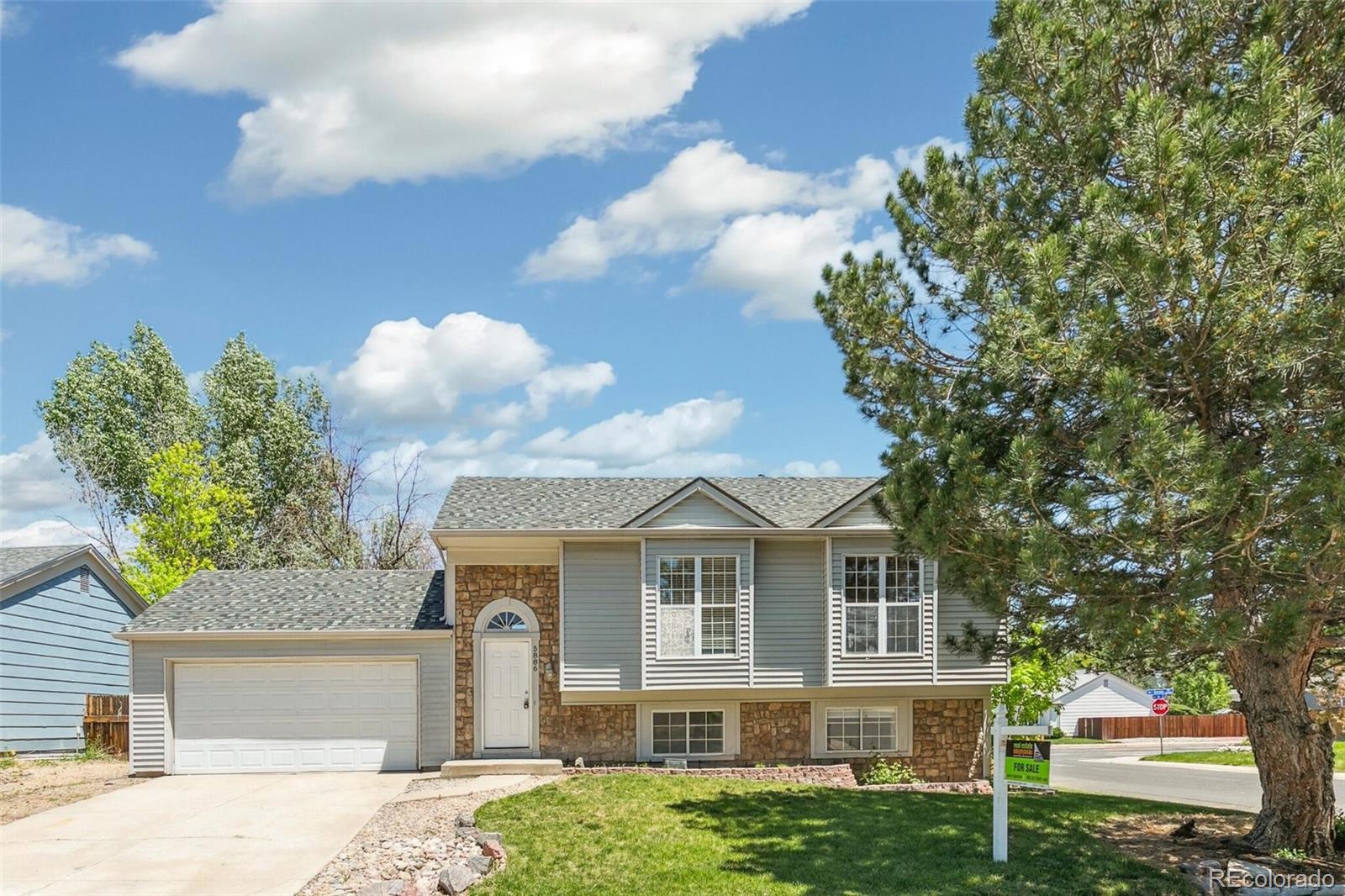 5886 S Nepal Way, centennial MLS: 7126871 Beds: 4 Baths: 2 Price: $525,000