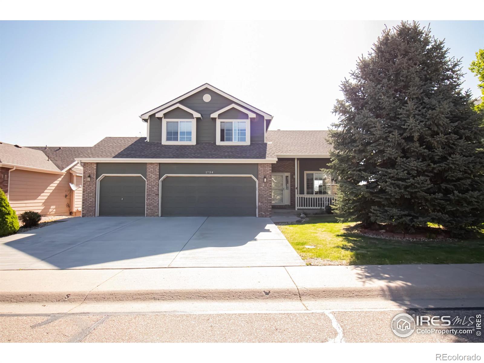 1734  68th Avenue, greeley MLS: 4567891033913 Beds: 3 Baths: 3 Price: $480,000