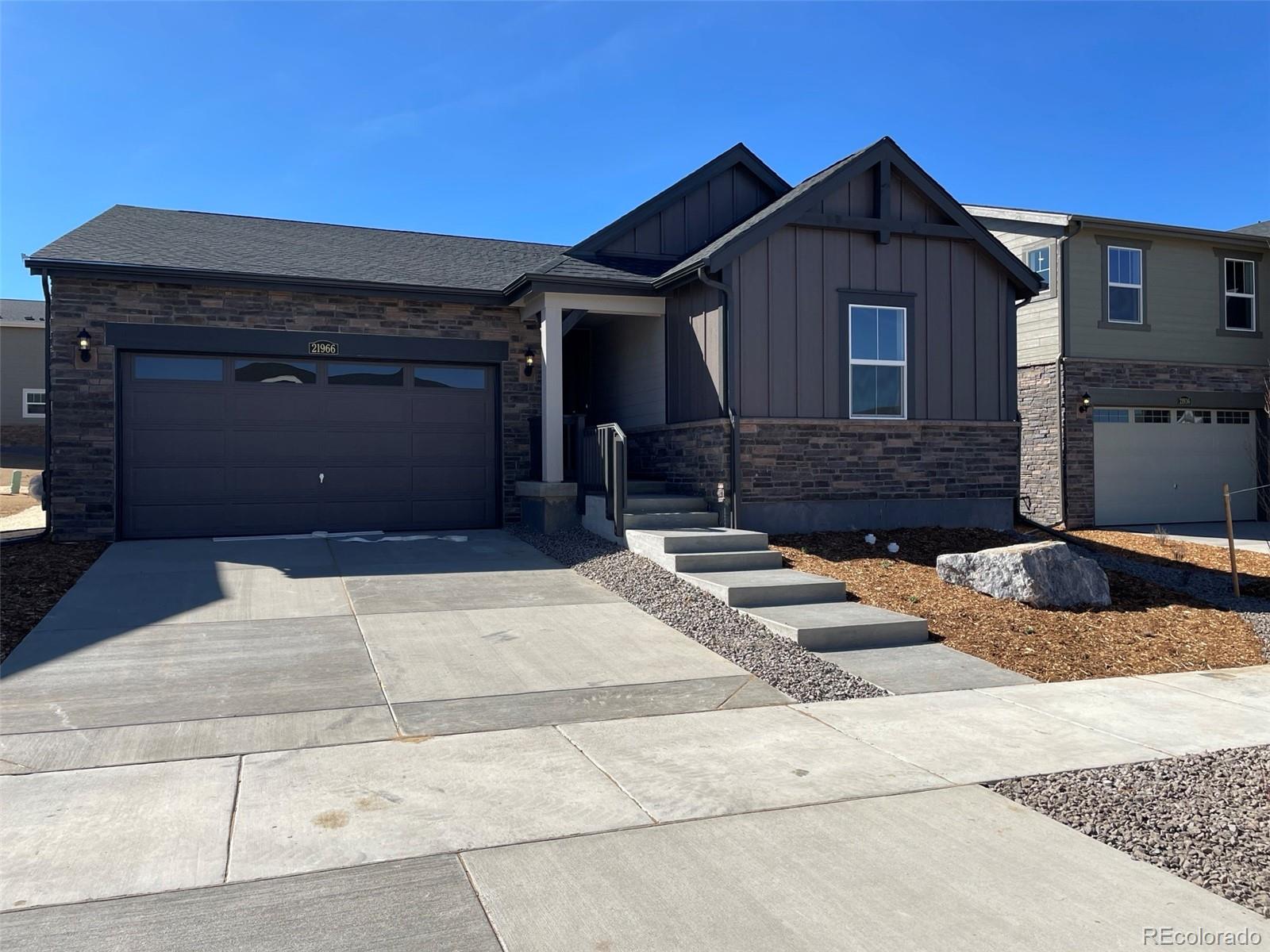 21966 E 39th Place, aurora MLS: 8733097 Beds: 4 Baths: 2 Price: $509,876