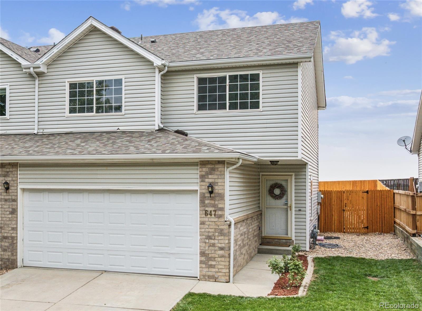 647  Berwick Avenue, firestone MLS: 8550026 Beds: 3 Baths: 3 Price: $450,000