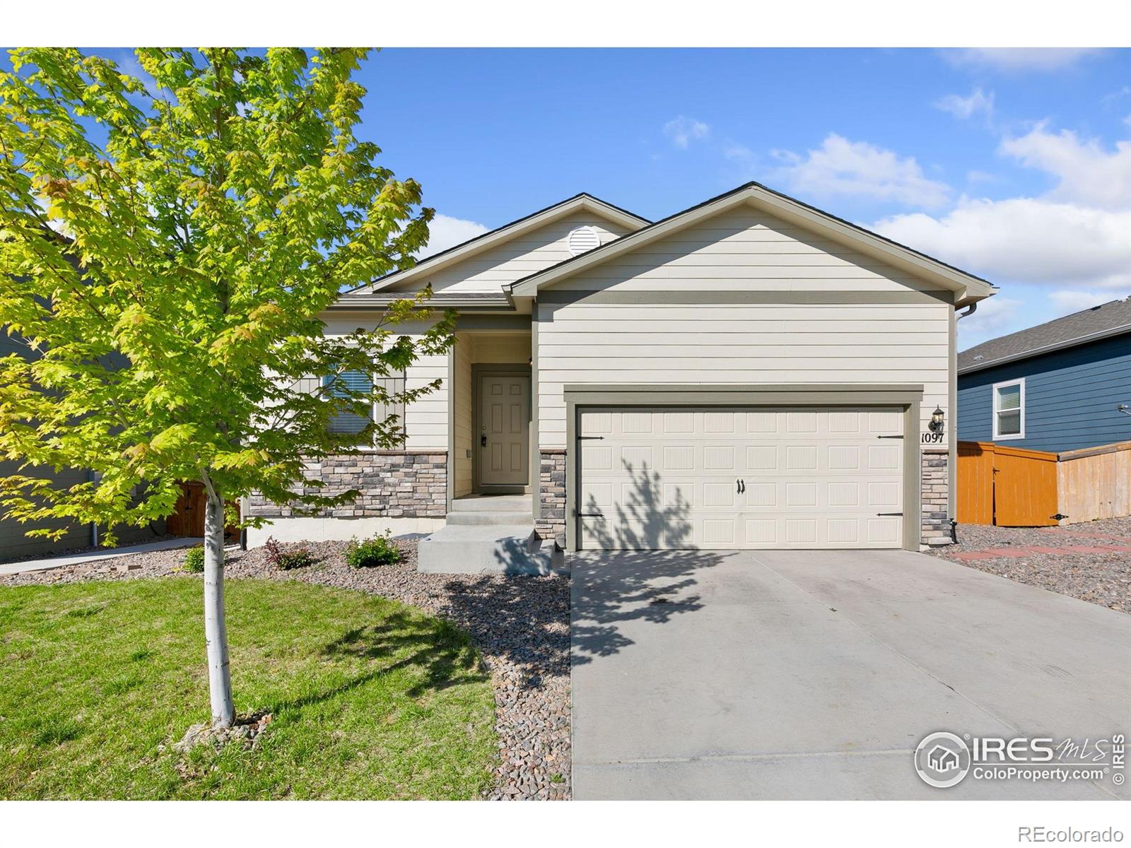1097  Long Meadows Street, severance MLS: 4567891034029 Beds: 3 Baths: 2 Price: $418,500