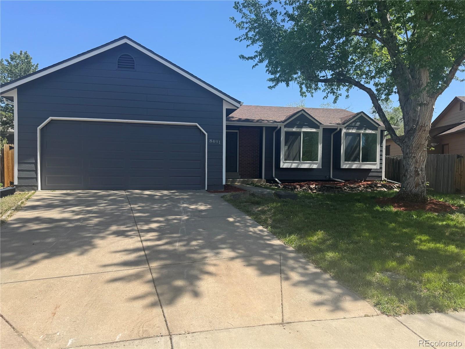 8491 W Star Circle, littleton MLS: 2570502 Beds: 3 Baths: 3 Price: $524,900