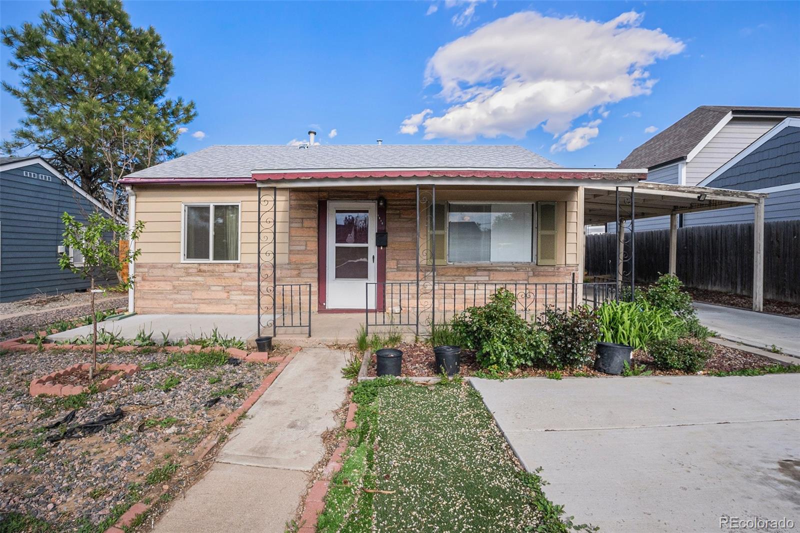 1910 S King Street, denver MLS: 2991846 Beds: 2 Baths: 1 Price: $424,999