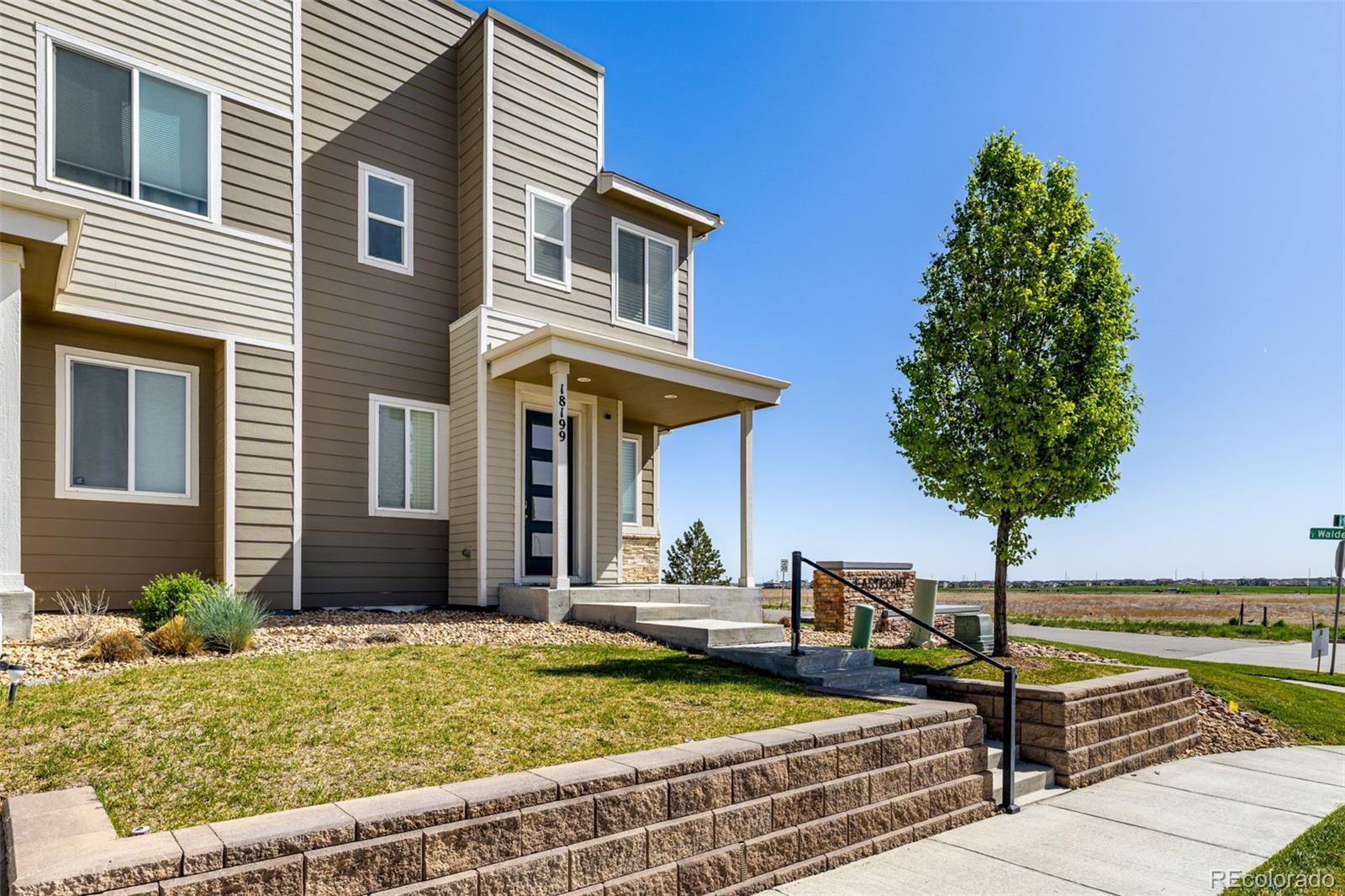 18199 E 96th Avenue , Commerce City  MLS: 4946629 Beds: 3 Baths: 3 Price: $400,000