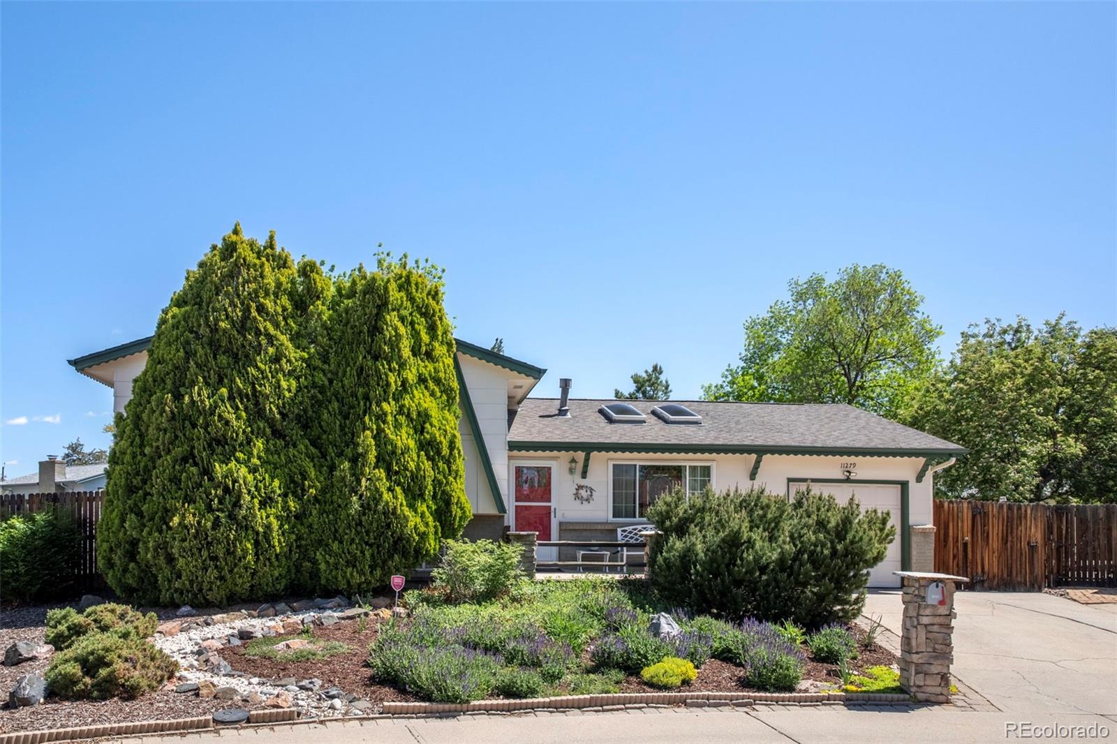 11279 E Alaska Place, aurora MLS: 1712035 Beds: 4 Baths: 3 Price: $499,000
