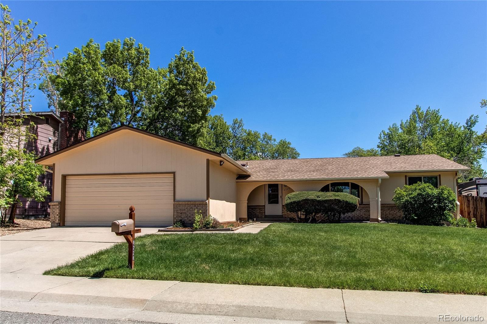 8228  Marshall Court, arvada MLS: 2045645 Beds: 3 Baths: 2 Price: $649,900