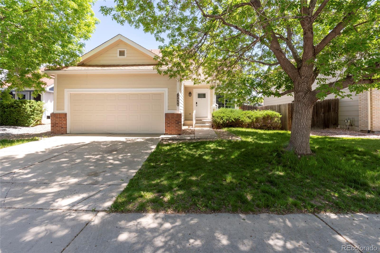 12666  Davis Street, broomfield MLS: 4244079 Beds: 3 Baths: 2 Price: $560,000