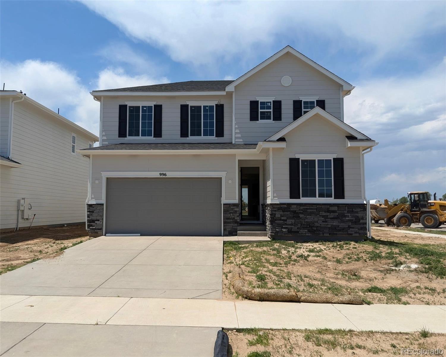 996  Sandhills Street, windsor MLS: 3371928 Beds: 4 Baths: 3 Price: $584,950