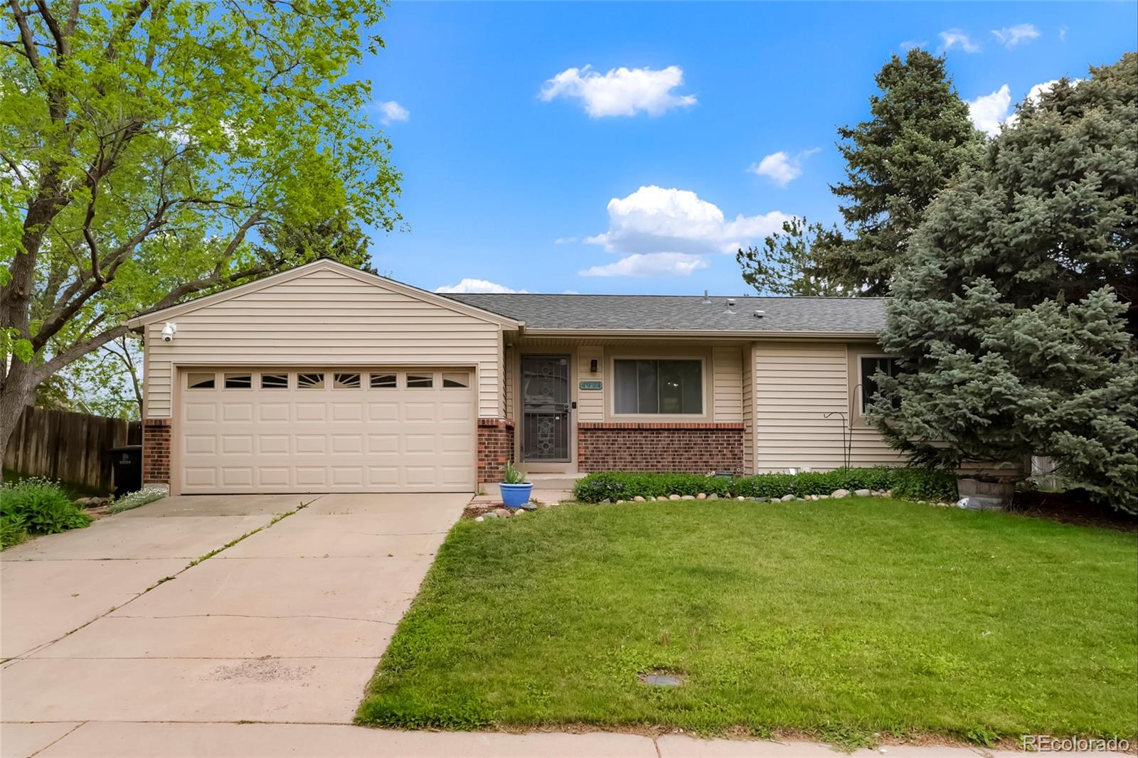4994 S Independence Way, littleton MLS: 2667773 Beds: 3 Baths: 3 Price: $600,000