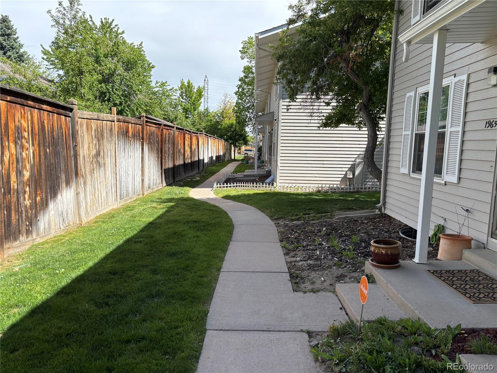 1967 S Oakland Way , Aurora  MLS: 7692194 Beds: 2 Baths: 2 Price: $327,900