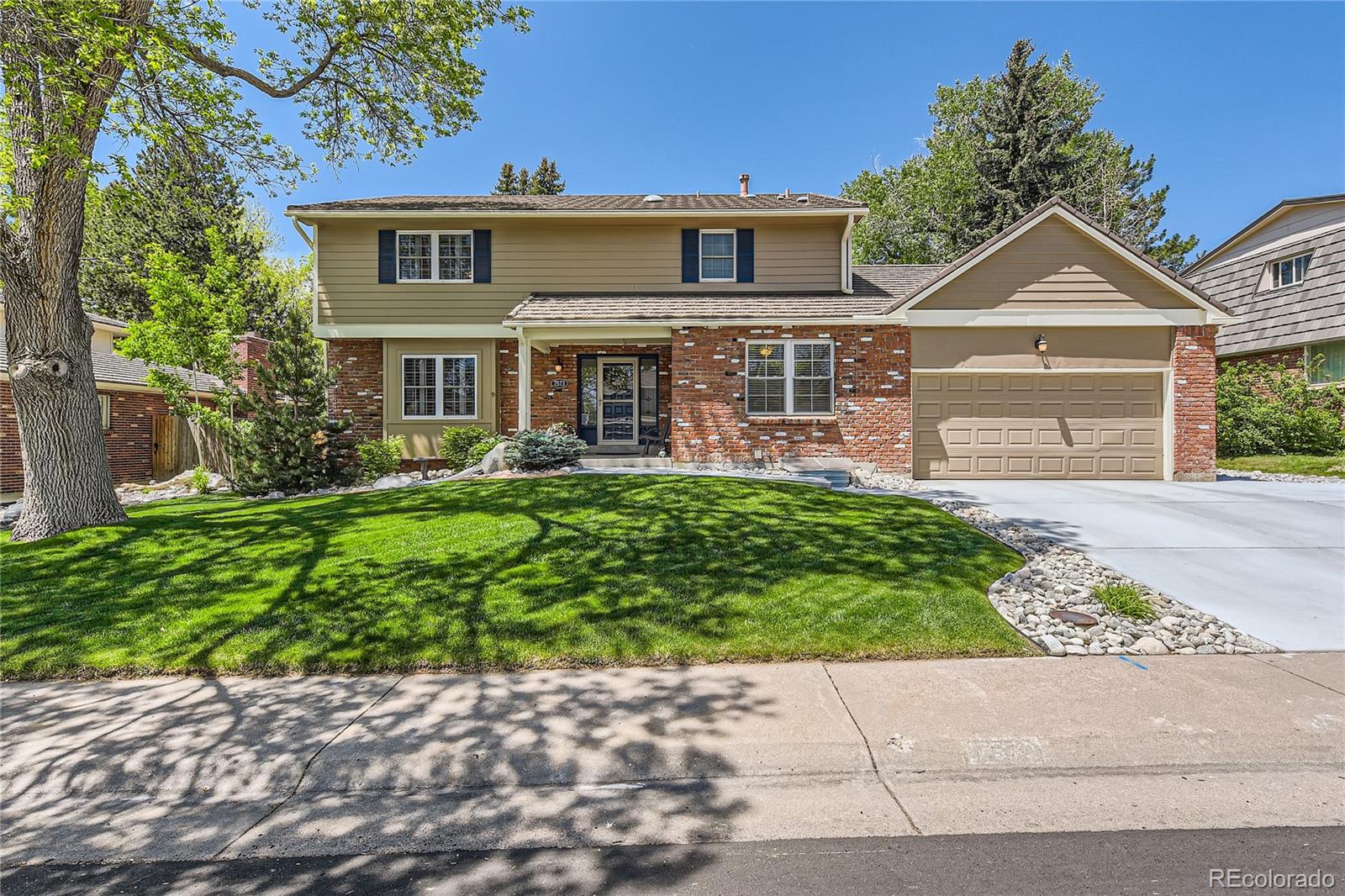 7573 S Saulsbury Court, littleton MLS: 2966552 Beds: 5 Baths: 4 Price: $885,000