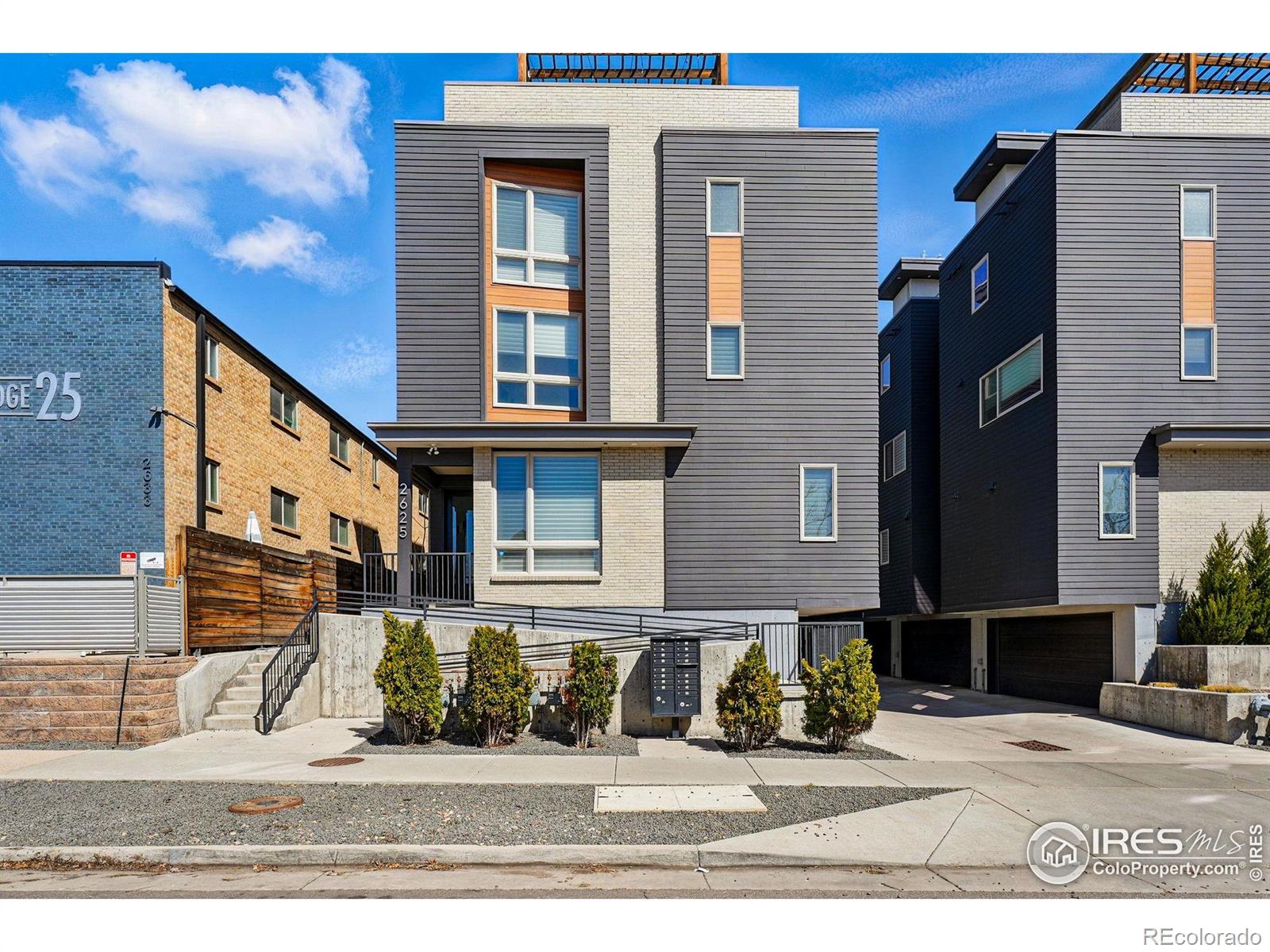 2625 W 25th Avenue, denver MLS: 4567891034240 Beds: 3 Baths: 3 Price: $799,900