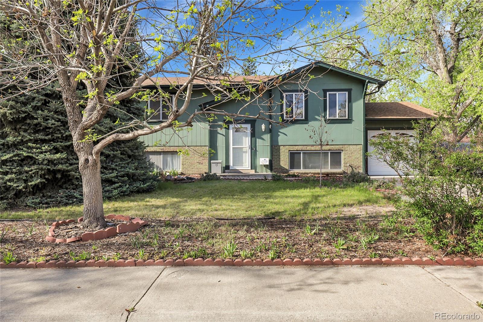 12829 E Oregon Drive, aurora MLS: 7825177 Beds: 4 Baths: 2 Price: $450,000